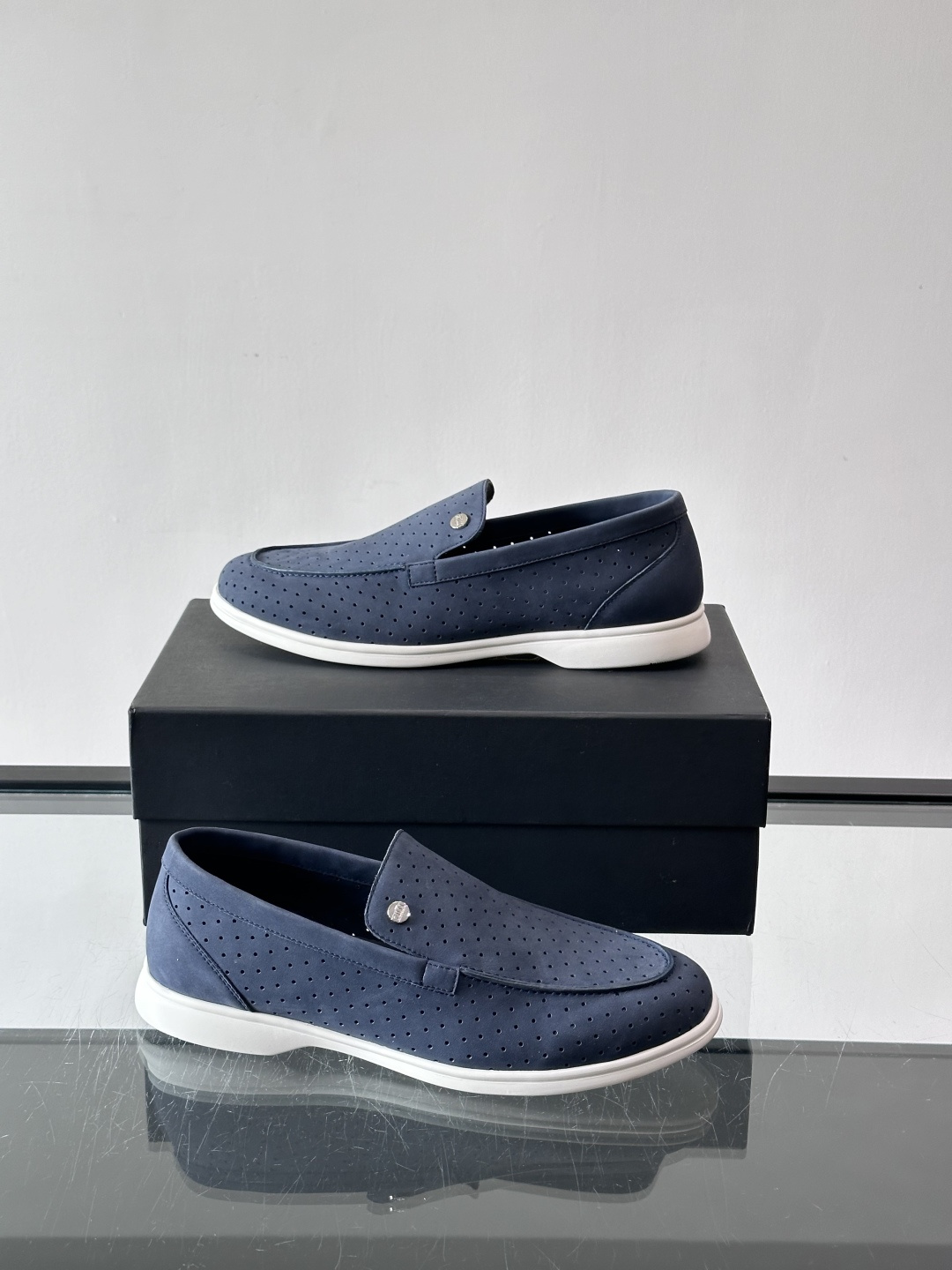 ZILLI法国顶奢男鞋👞ZILLI目之所及‼️简约风貌随心而行。‼️神形兼备，谱写男士魅力。👀棱角之间，