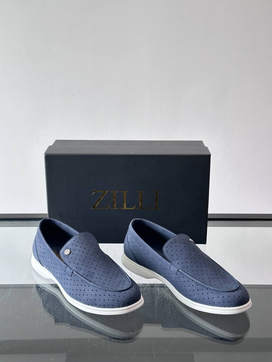 ZILLI法国顶奢男鞋👞ZILLI目之所及‼️简约风貌随心而行。‼️神形兼备，谱写男士魅力。👀棱角之间，