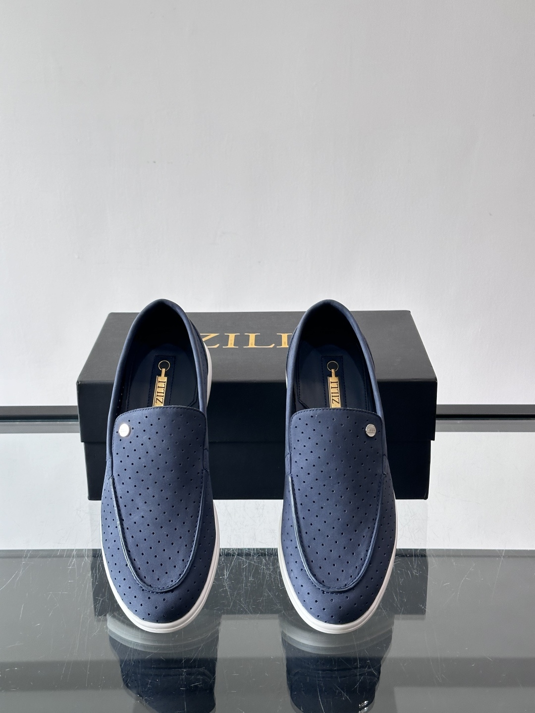 ZILLI法国顶奢男鞋👞ZILLI目之所及‼️简约风貌随心而行。‼️神形兼备，谱写男士魅力。👀棱角之间，