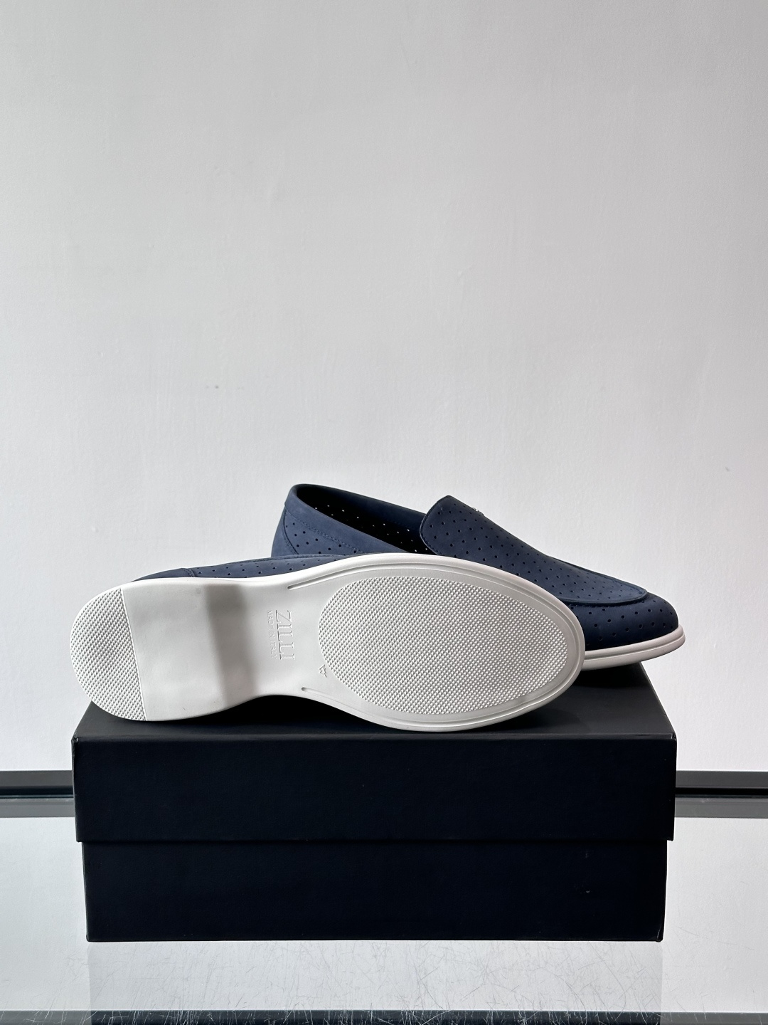 ZILLI法国顶奢男鞋👞ZILLI目之所及‼️简约风貌随心而行。‼️神形兼备，谱写男士魅力。👀棱角之间，