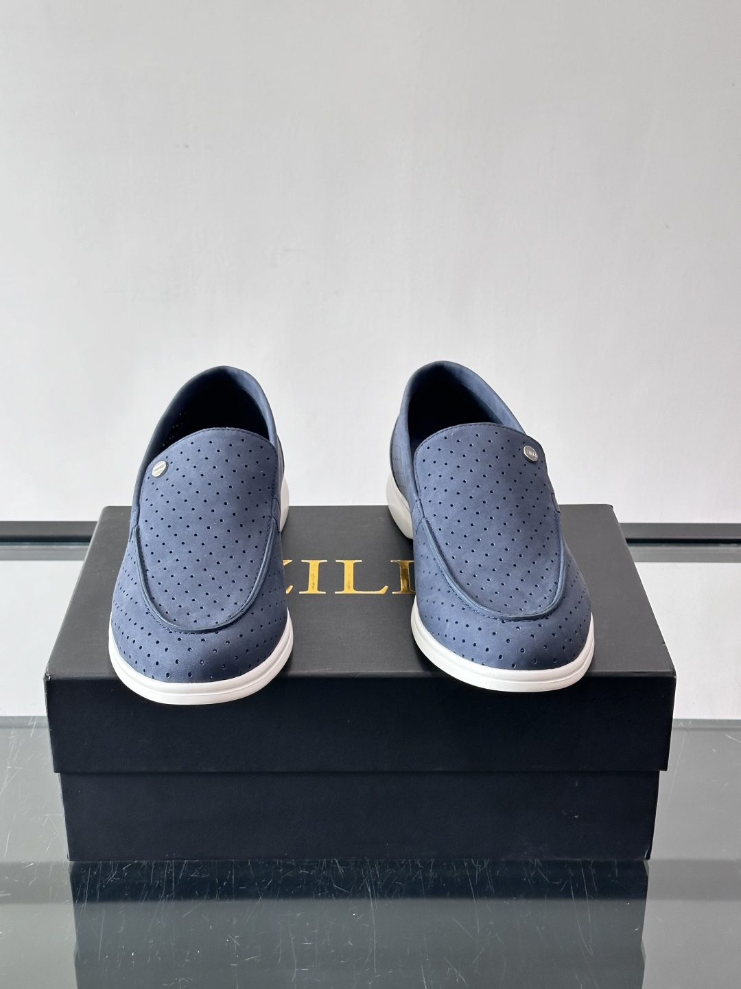 ZILLI法国顶奢男鞋👞ZILLI目之所及‼️简约风貌随心而行。‼️神形兼备，谱写男士魅力。👀棱角之间，