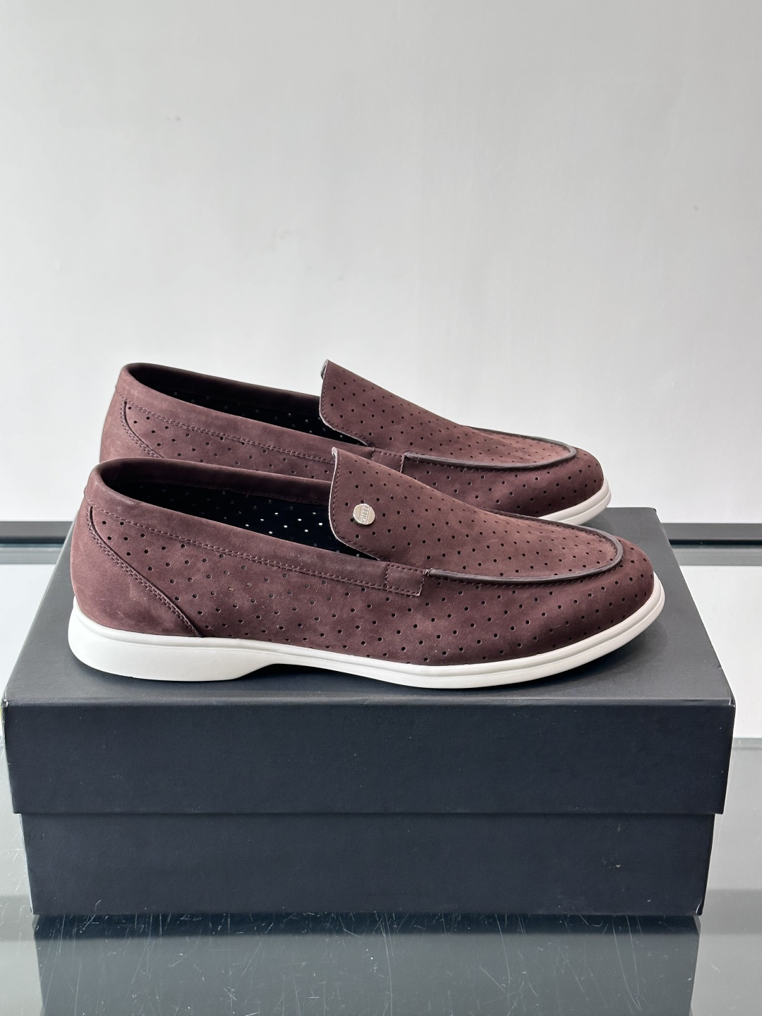 ZILLI法国顶奢男鞋👞ZILLI目之所及‼️简约风貌随心而行。‼️神形兼备，谱写男士魅力。👀棱角之间，