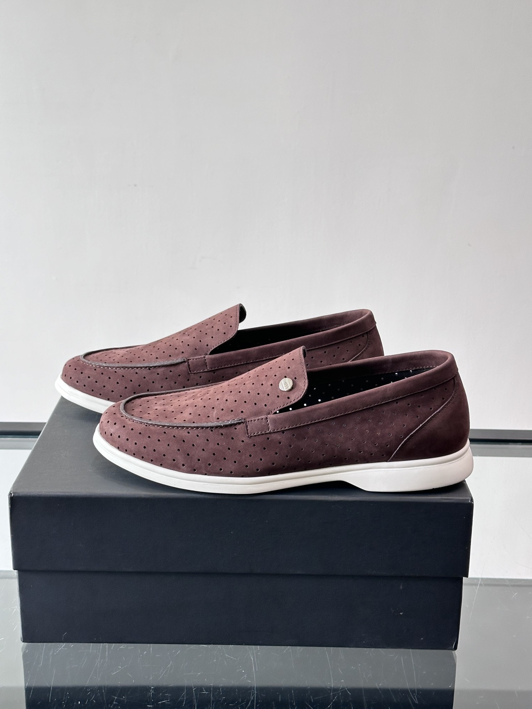 ZILLI法国顶奢男鞋👞ZILLI目之所及‼️简约风貌随心而行。‼️神形兼备，谱写男士魅力。👀棱角之间，