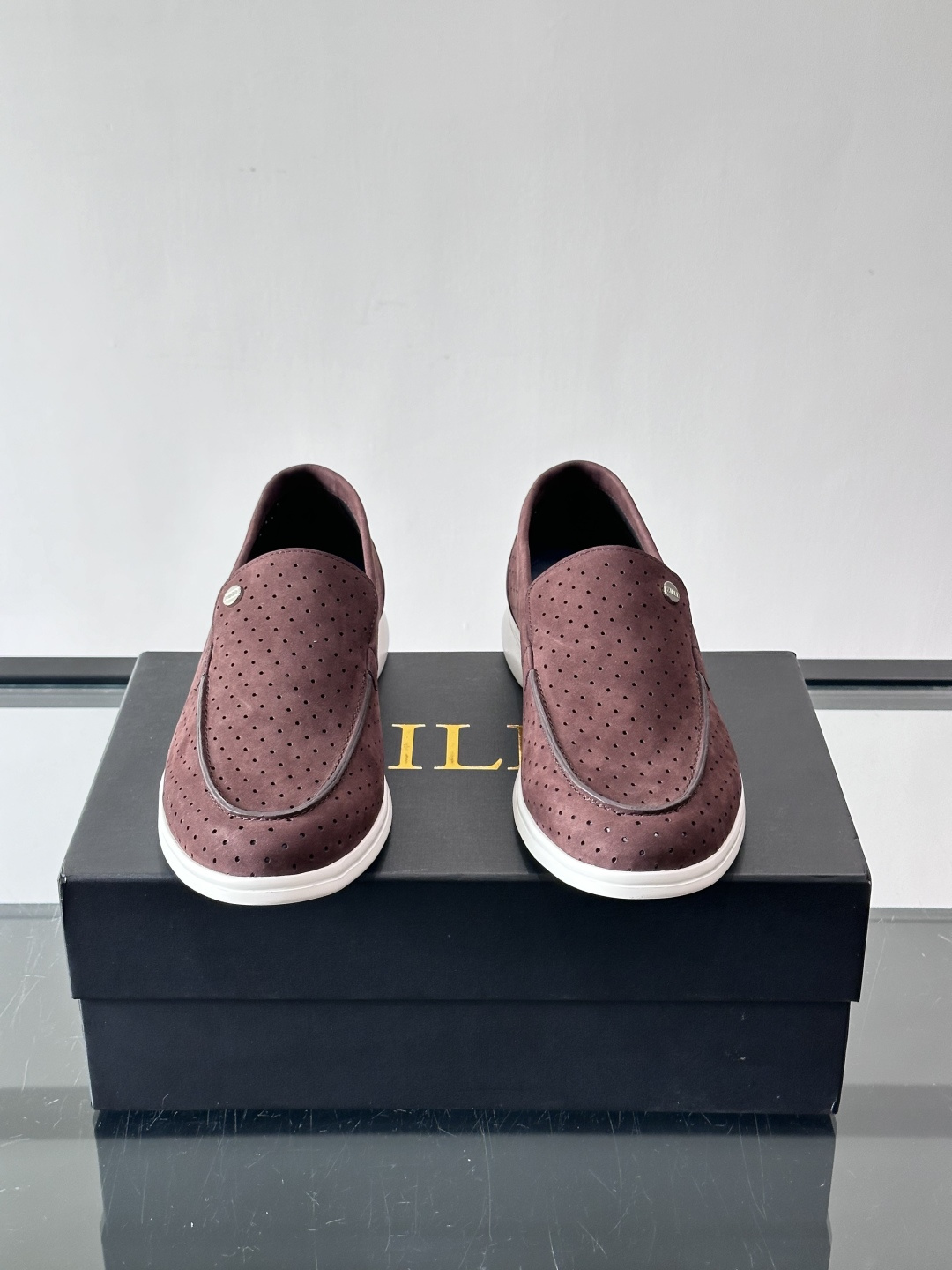 ZILLI法国顶奢男鞋👞ZILLI目之所及‼️简约风貌随心而行。‼️神形兼备，谱写男士魅力。👀棱角之间，