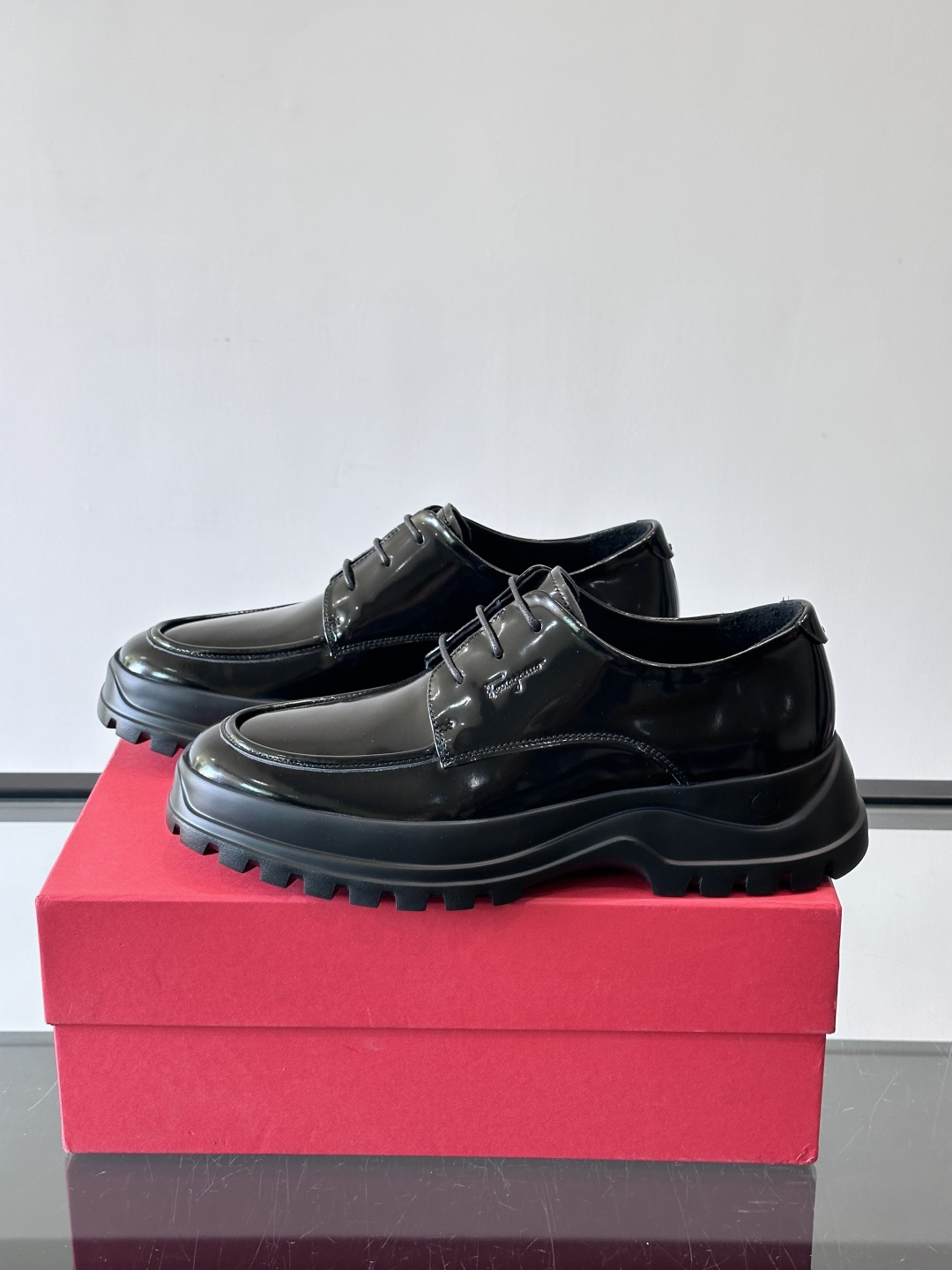 F🆕高端男士正装鞋休闲皮鞋，绅士臻享 型男必备 头层牛皮鞋面 皮质质感一览无余 小牛皮透气内里，橡胶大底