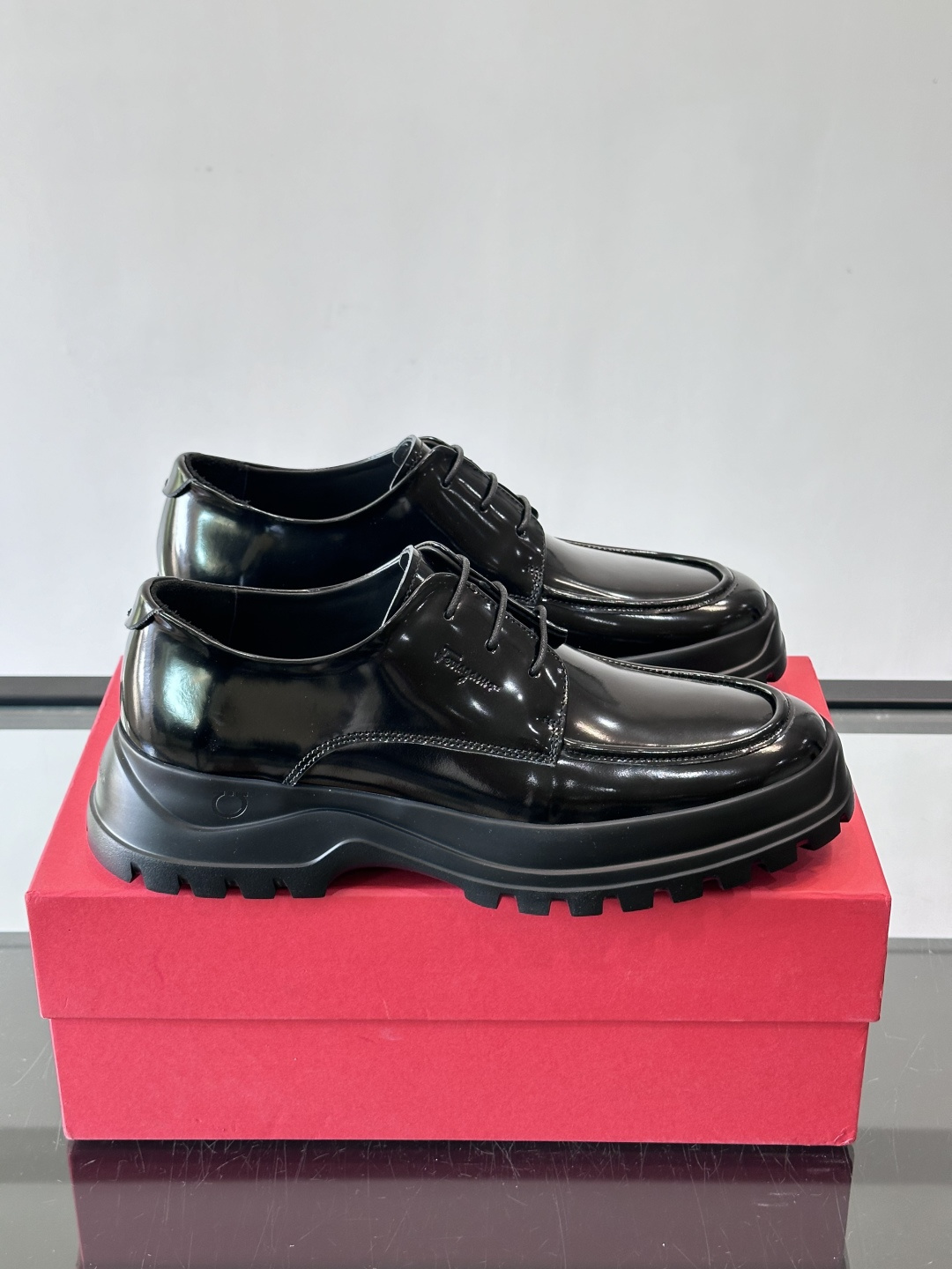 F🆕高端男士正装鞋休闲皮鞋，绅士臻享 型男必备 头层牛皮鞋面 皮质质感一览无余 小牛皮透气内里，橡胶大底