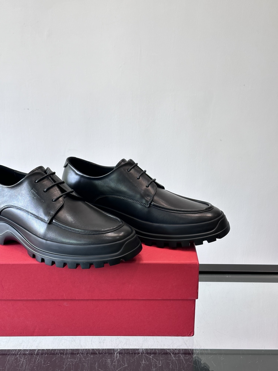 F🆕高端男士正装鞋休闲皮鞋，绅士臻享 型男必备 头层牛皮鞋面 皮质质感一览无余 小牛皮透气内里，橡胶大底