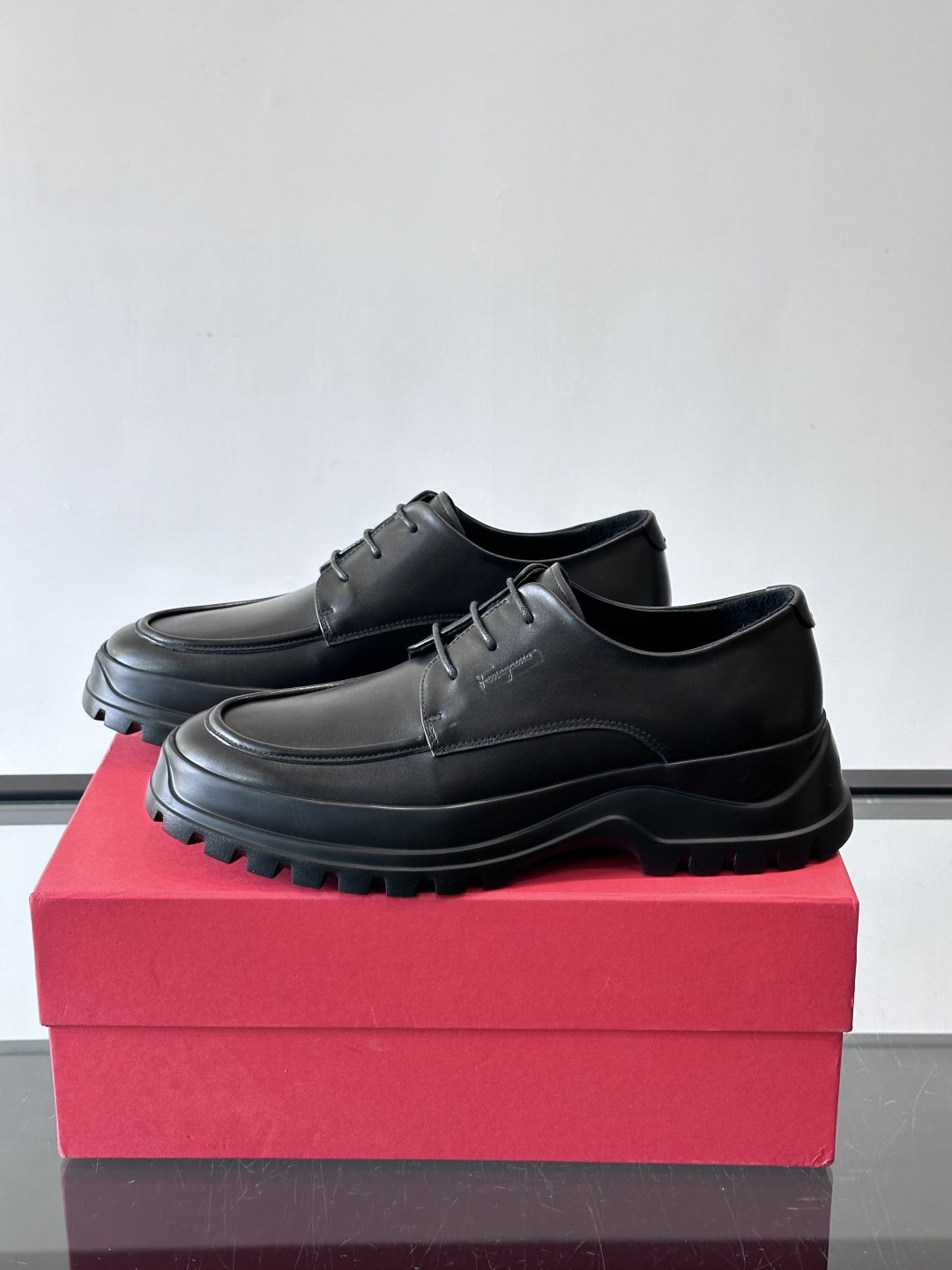 F🆕高端男士正装鞋休闲皮鞋，绅士臻享 型男必备 头层牛皮鞋面 皮质质感一览无余 小牛皮透气内里，橡胶大底