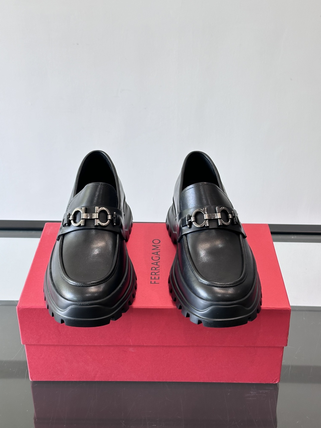 F🆕高端男士正装鞋休闲皮鞋，绅士臻享 型男必备 头层牛皮鞋面 皮质质感一览无余 小牛皮透气内里，橡胶大底