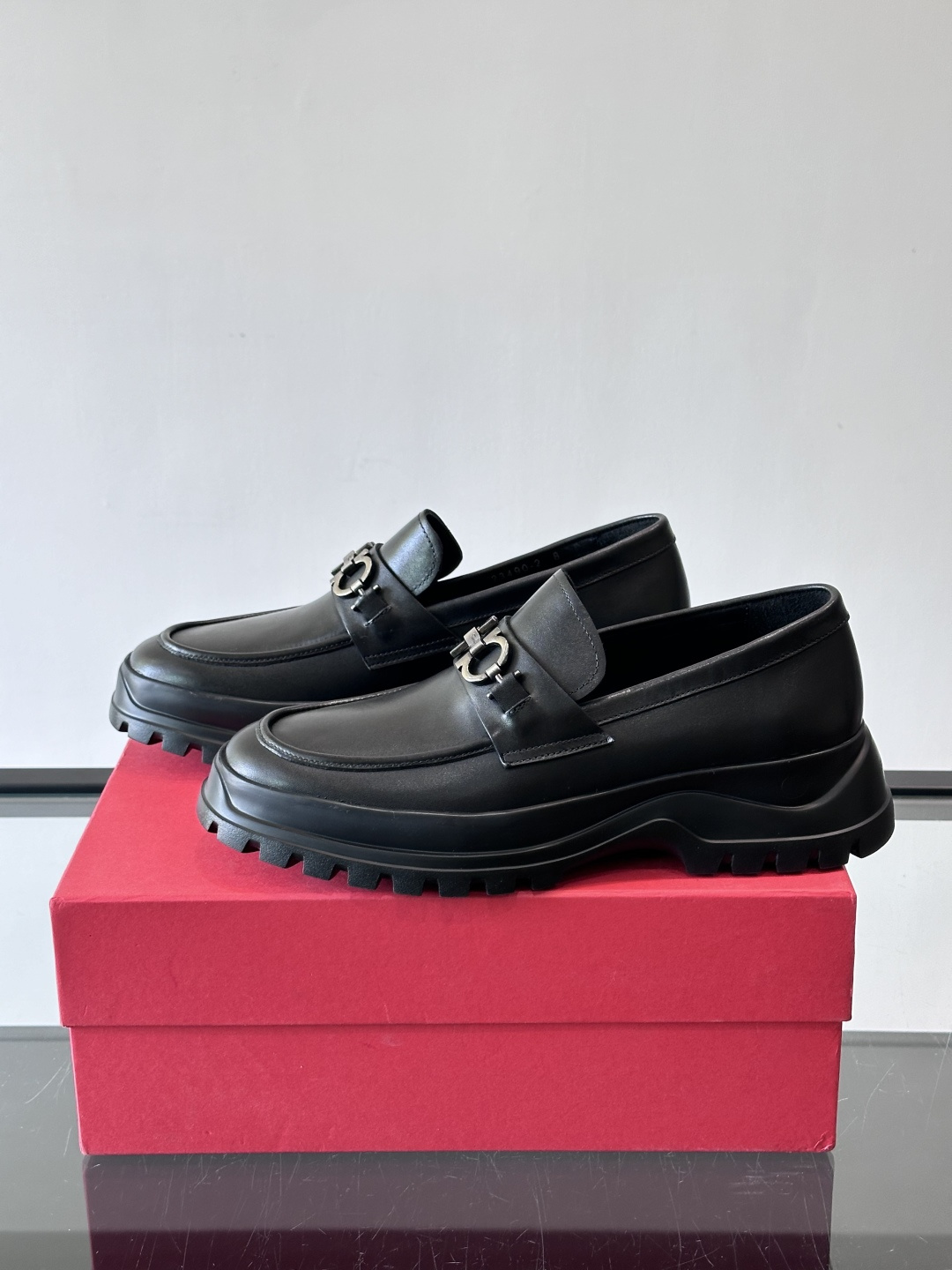 F🆕高端男士正装鞋休闲皮鞋，绅士臻享 型男必备 头层牛皮鞋面 皮质质感一览无余 小牛皮透气内里，橡胶大底