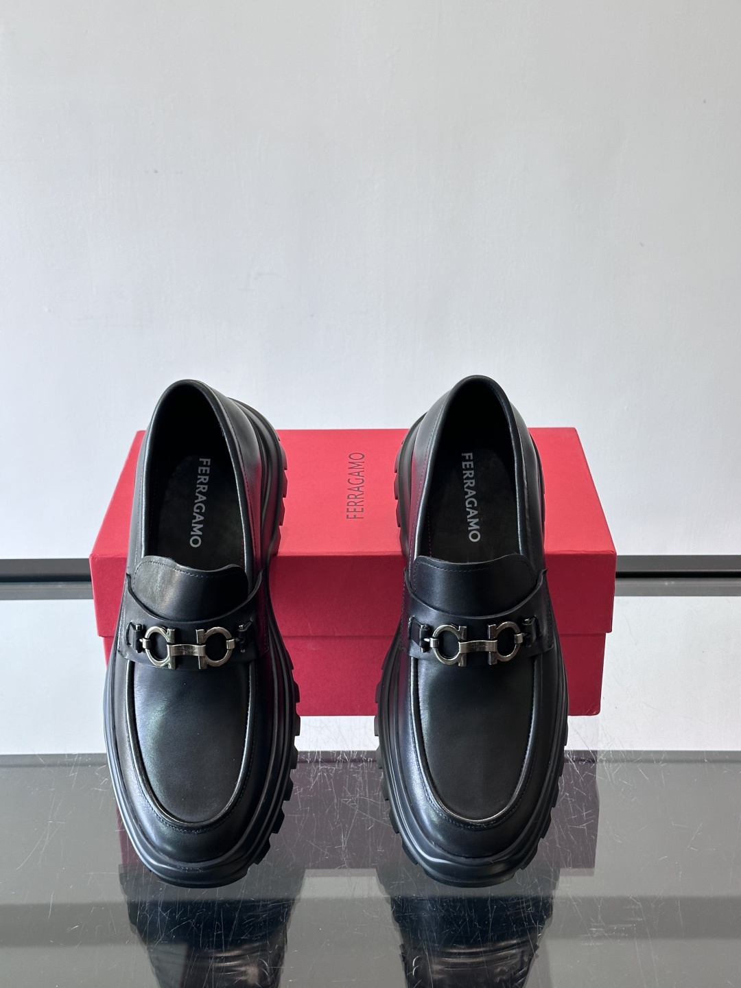 F🆕高端男士正装鞋休闲皮鞋，绅士臻享 型男必备 头层牛皮鞋面 皮质质感一览无余 小牛皮透气内里，橡胶大底