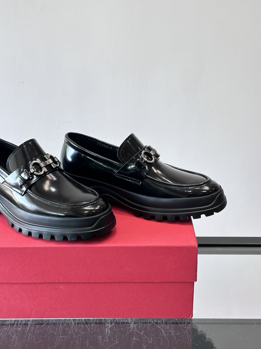 F🆕高端男士正装鞋休闲皮鞋，绅士臻享 型男必备 头层牛皮鞋面 皮质质感一览无余 小牛皮透气内里，橡胶大底