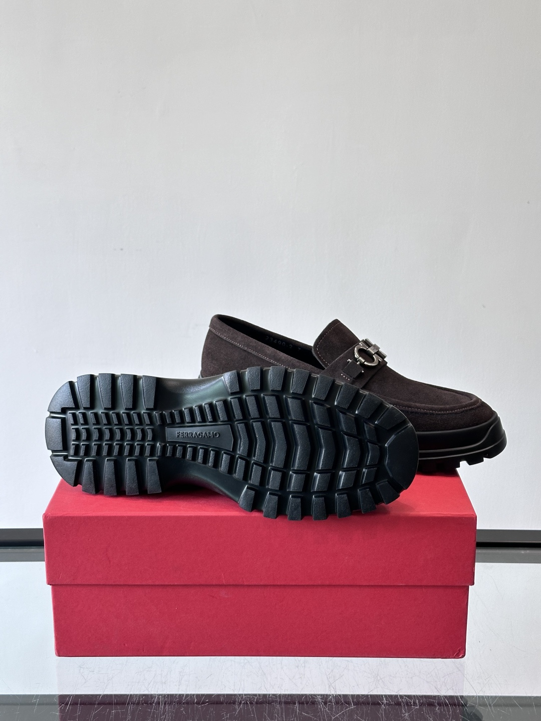 F🆕高端男士正装鞋休闲皮鞋，绅士臻享 型男必备 头层牛皮鞋面 皮质质感一览无余 小牛皮透气内里，橡胶大底