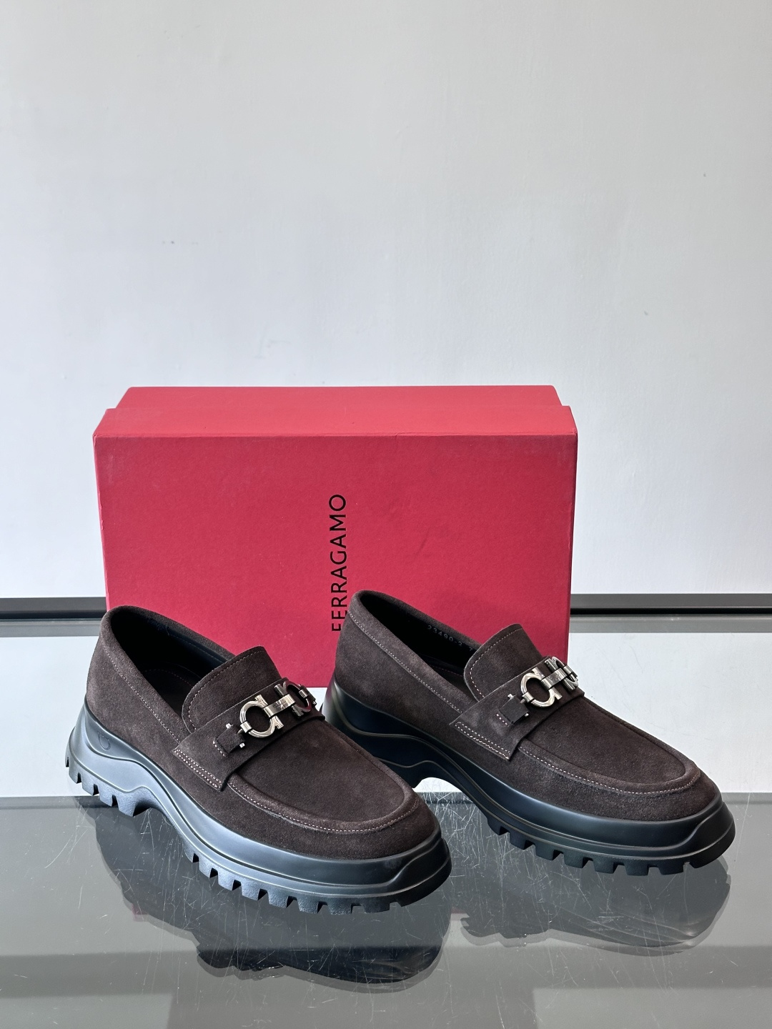 F🆕高端男士正装鞋休闲皮鞋，绅士臻享 型男必备 头层牛皮鞋面 皮质质感一览无余 小牛皮透气内里，橡胶大底