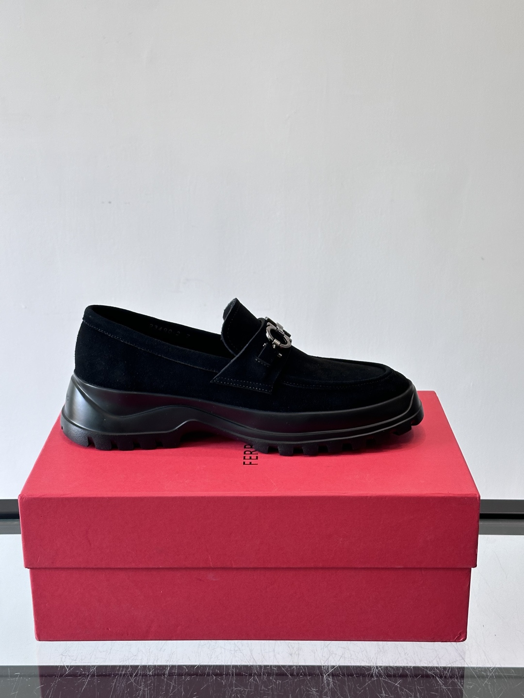 F🆕高端男士正装鞋休闲皮鞋，绅士臻享 型男必备 头层牛皮鞋面 皮质质感一览无余 小牛皮透气内里，橡胶大底