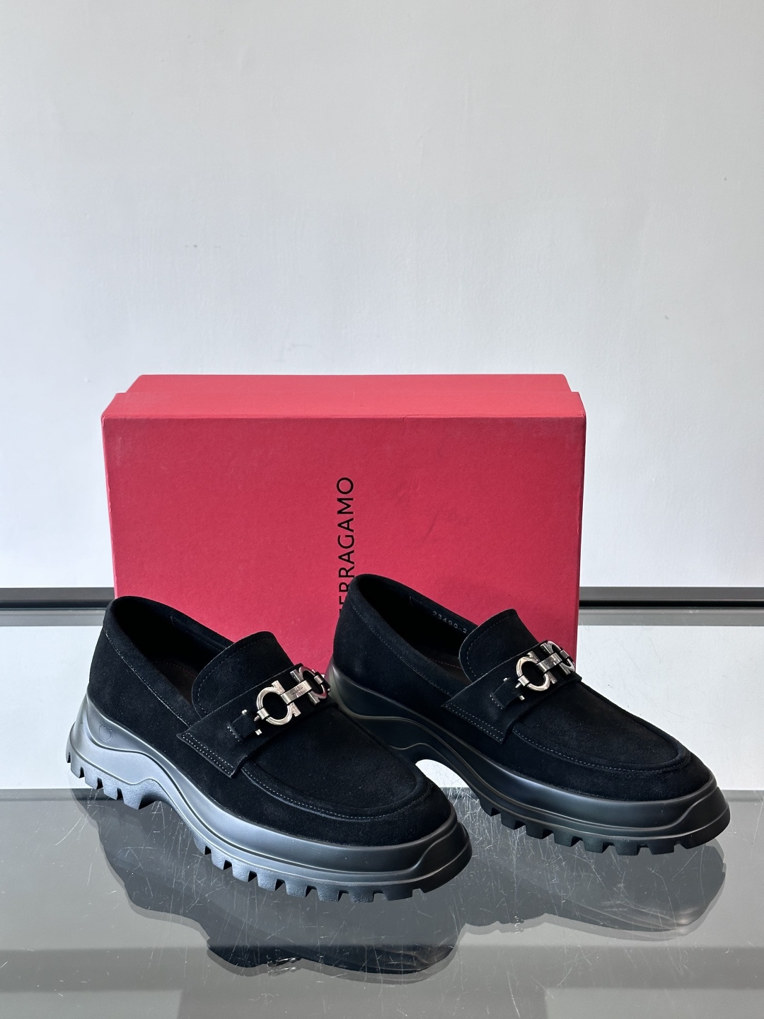 F🆕高端男士正装鞋休闲皮鞋，绅士臻享 型男必备 头层牛皮鞋面 皮质质感一览无余 小牛皮透气内里，橡胶大底