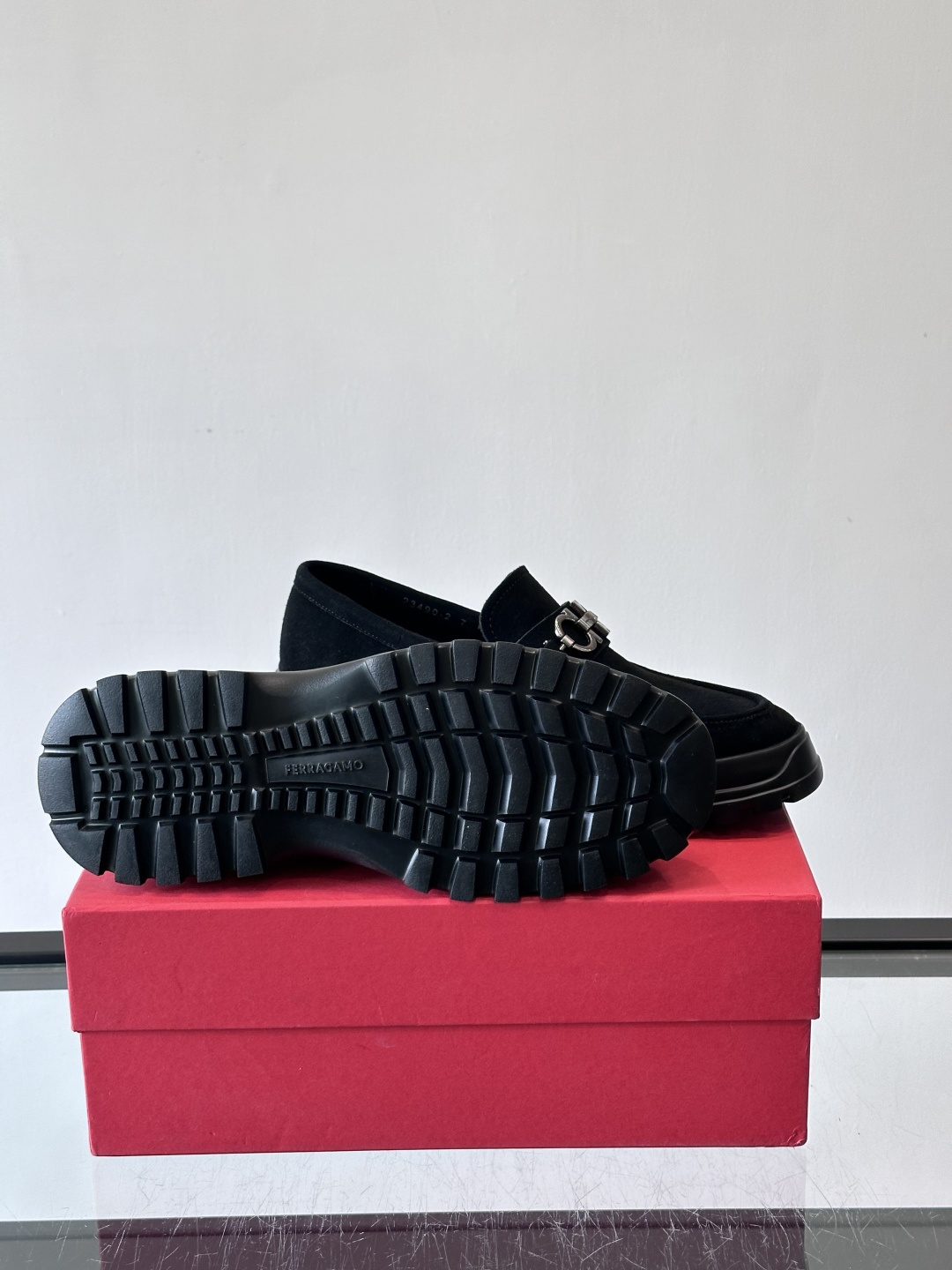 F🆕高端男士正装鞋休闲皮鞋，绅士臻享 型男必备 头层牛皮鞋面 皮质质感一览无余 小牛皮透气内里，橡胶大底