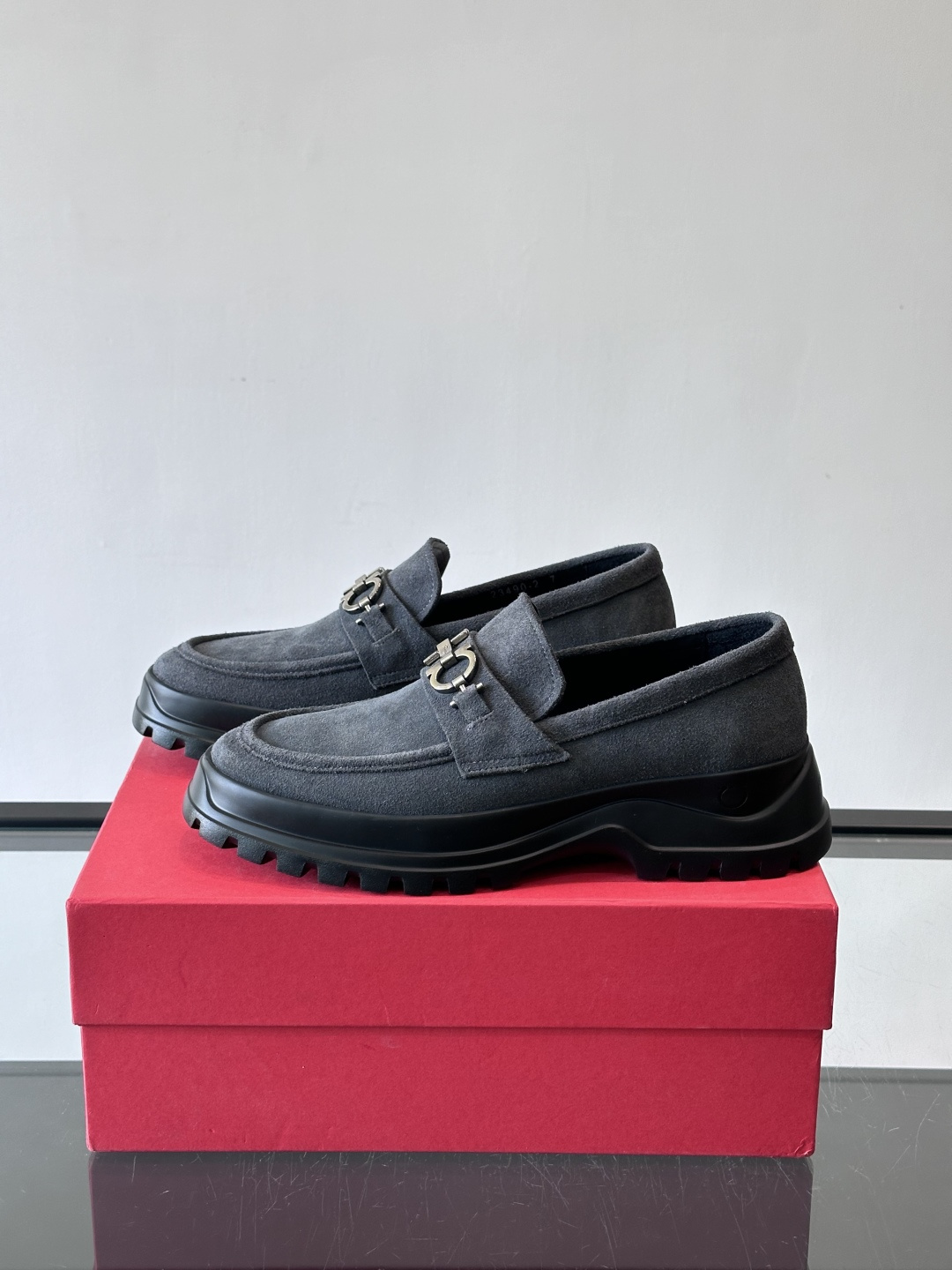 F🆕高端男士正装鞋休闲皮鞋，绅士臻享 型男必备 头层牛皮鞋面 皮质质感一览无余 小牛皮透气内里，橡胶大底