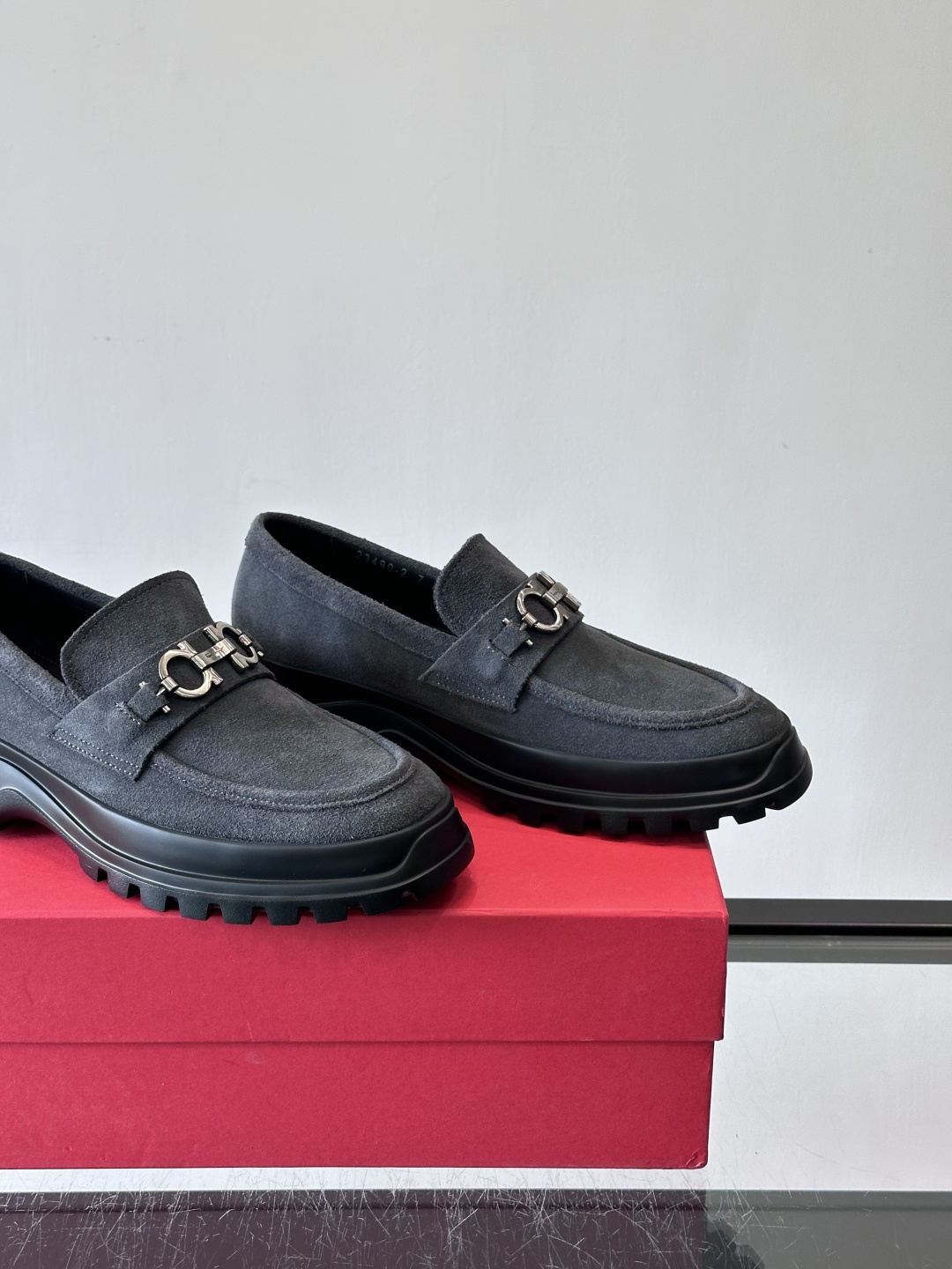 F🆕高端男士正装鞋休闲皮鞋，绅士臻享 型男必备 头层牛皮鞋面 皮质质感一览无余 小牛皮透气内里，橡胶大底