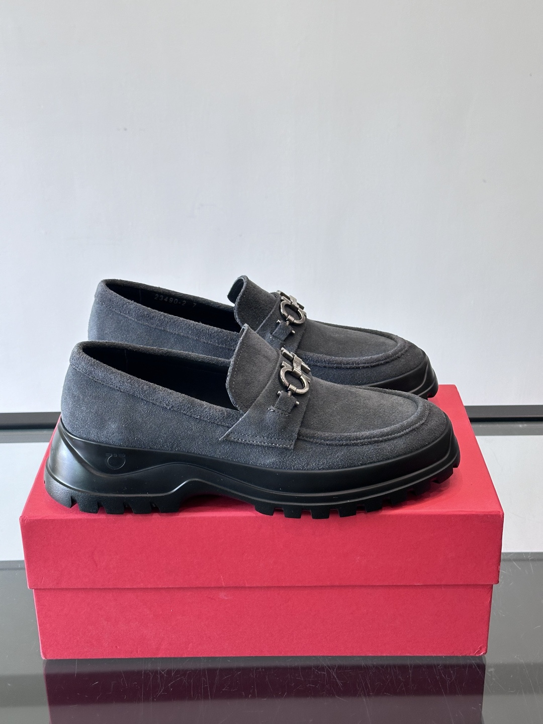 F🆕高端男士正装鞋休闲皮鞋，绅士臻享 型男必备 头层牛皮鞋面 皮质质感一览无余 小牛皮透气内里，橡胶大底