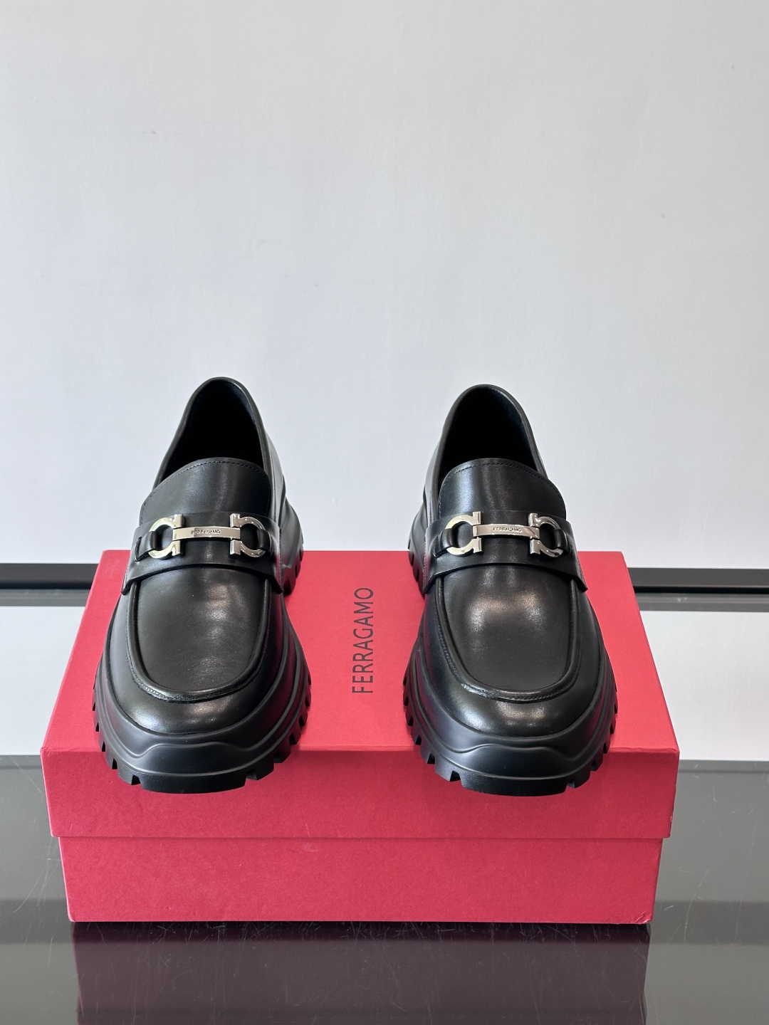 F🆕高端男士正装鞋休闲皮鞋，绅士臻享 型男必备 头层牛皮鞋面 皮质质感一览无余 小牛皮透气内里，橡胶大底