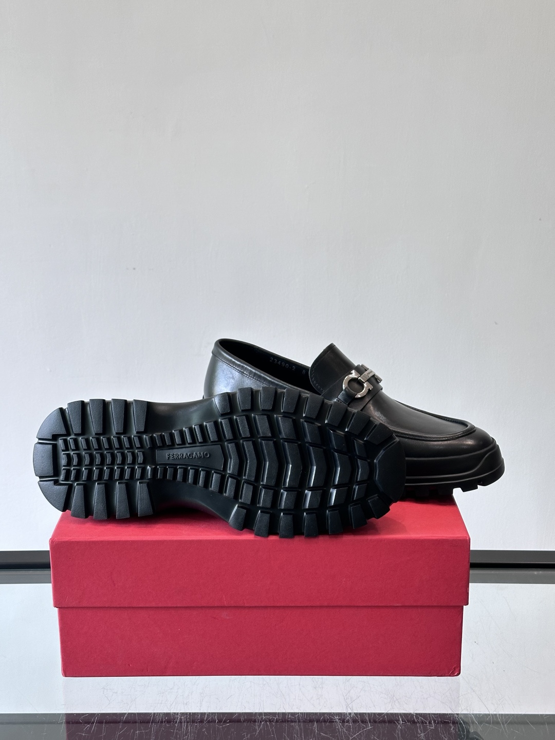 F🆕高端男士正装鞋休闲皮鞋，绅士臻享 型男必备 头层牛皮鞋面 皮质质感一览无余 小牛皮透气内里，橡胶大底