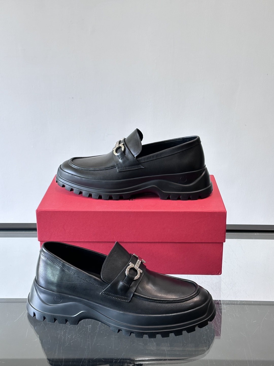 F🆕高端男士正装鞋休闲皮鞋，绅士臻享 型男必备 头层牛皮鞋面 皮质质感一览无余 小牛皮透气内里，橡胶大底