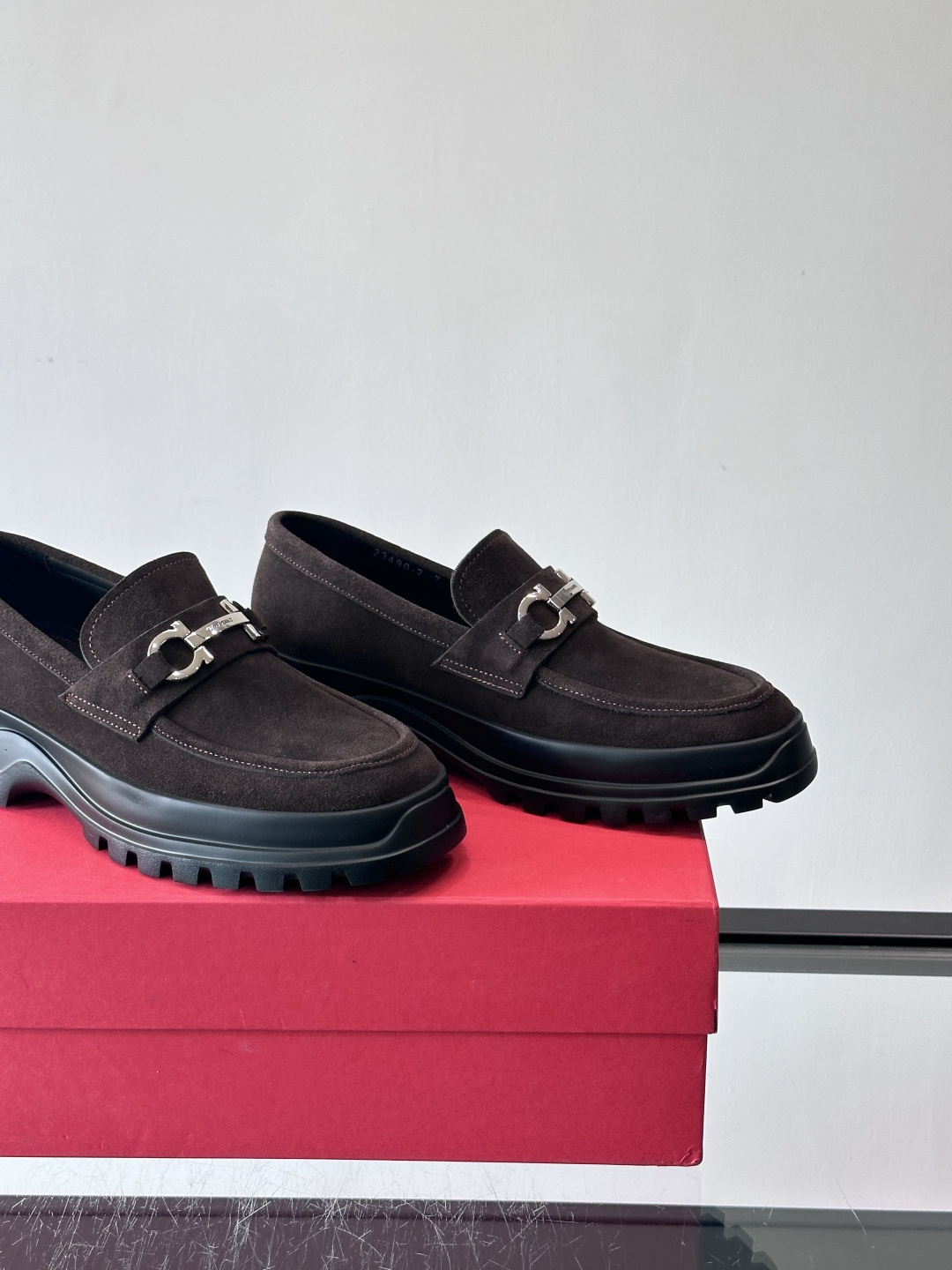 F🆕高端男士正装鞋休闲皮鞋，绅士臻享 型男必备 头层牛皮鞋面 皮质质感一览无余 小牛皮透气内里，橡胶大底