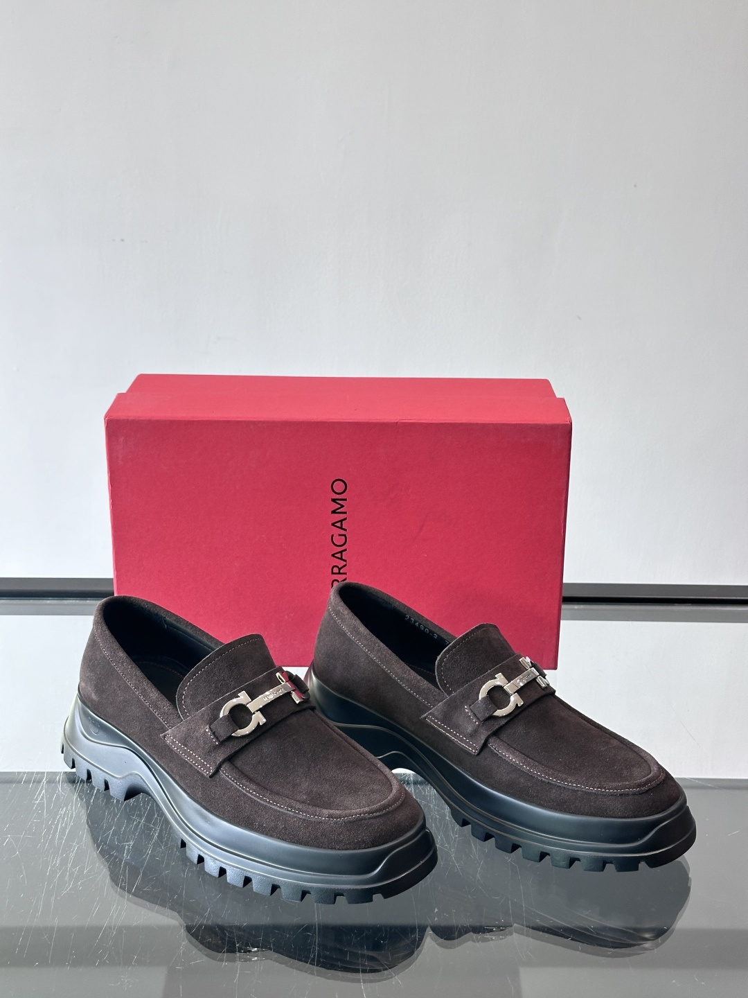 F🆕高端男士正装鞋休闲皮鞋，绅士臻享 型男必备 头层牛皮鞋面 皮质质感一览无余 小牛皮透气内里，橡胶大底