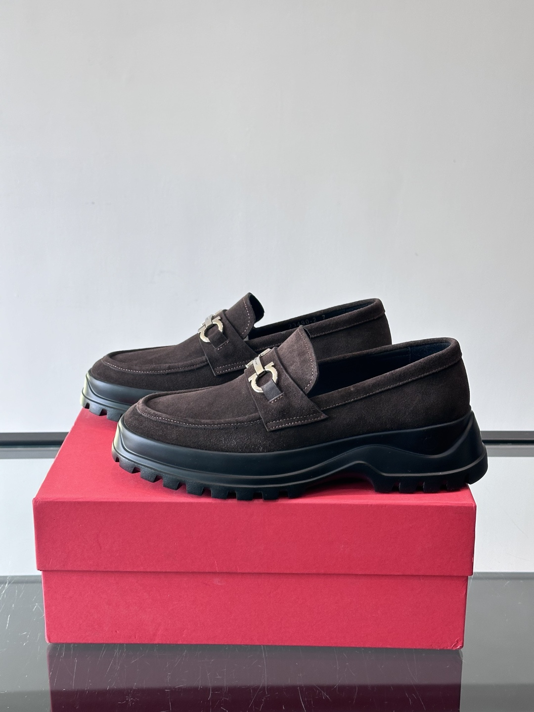 F🆕高端男士正装鞋休闲皮鞋，绅士臻享 型男必备 头层牛皮鞋面 皮质质感一览无余 小牛皮透气内里，橡胶大底