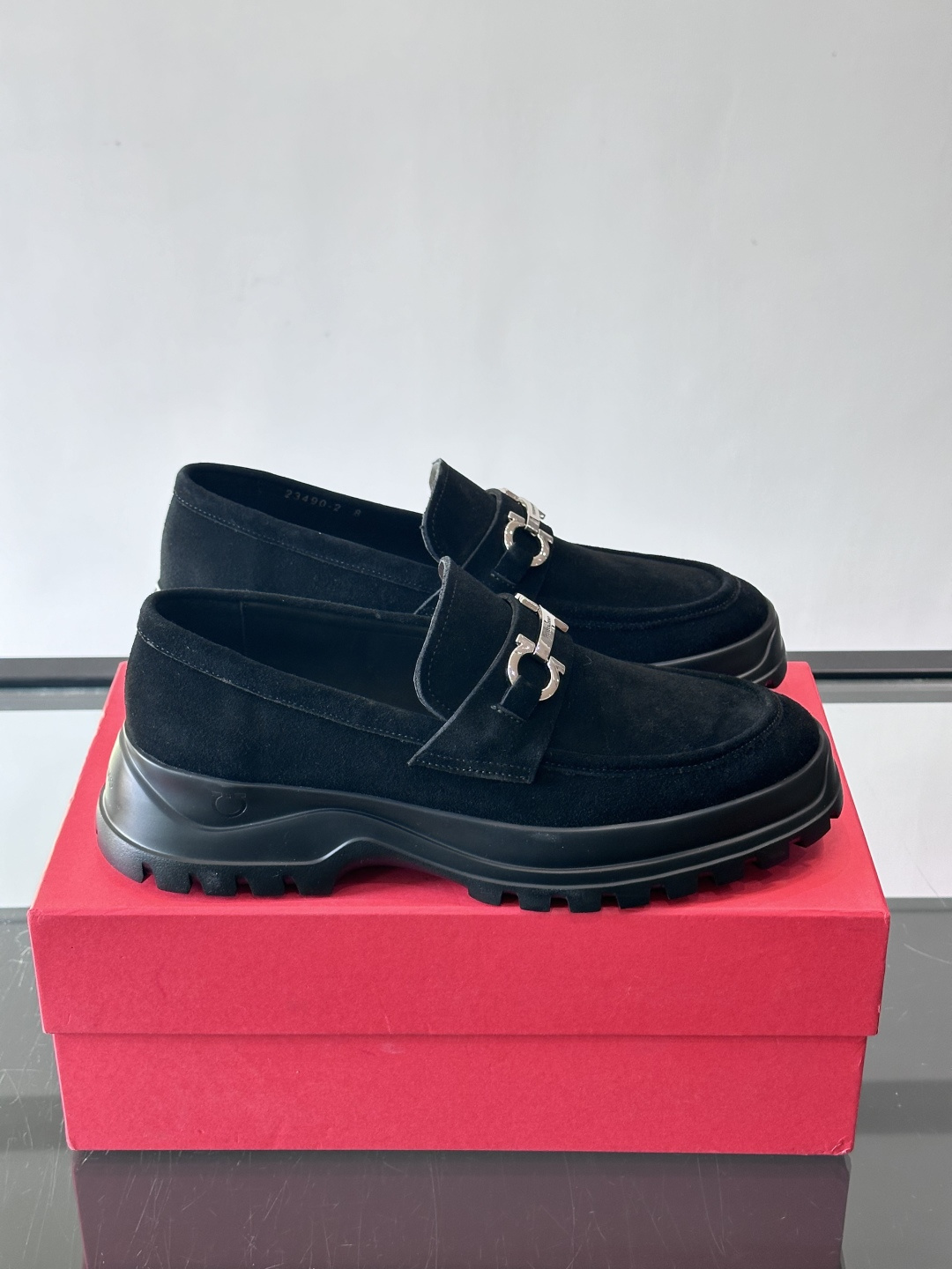 F🆕高端男士正装鞋休闲皮鞋，绅士臻享 型男必备 头层牛皮鞋面 皮质质感一览无余 小牛皮透气内里，橡胶大底