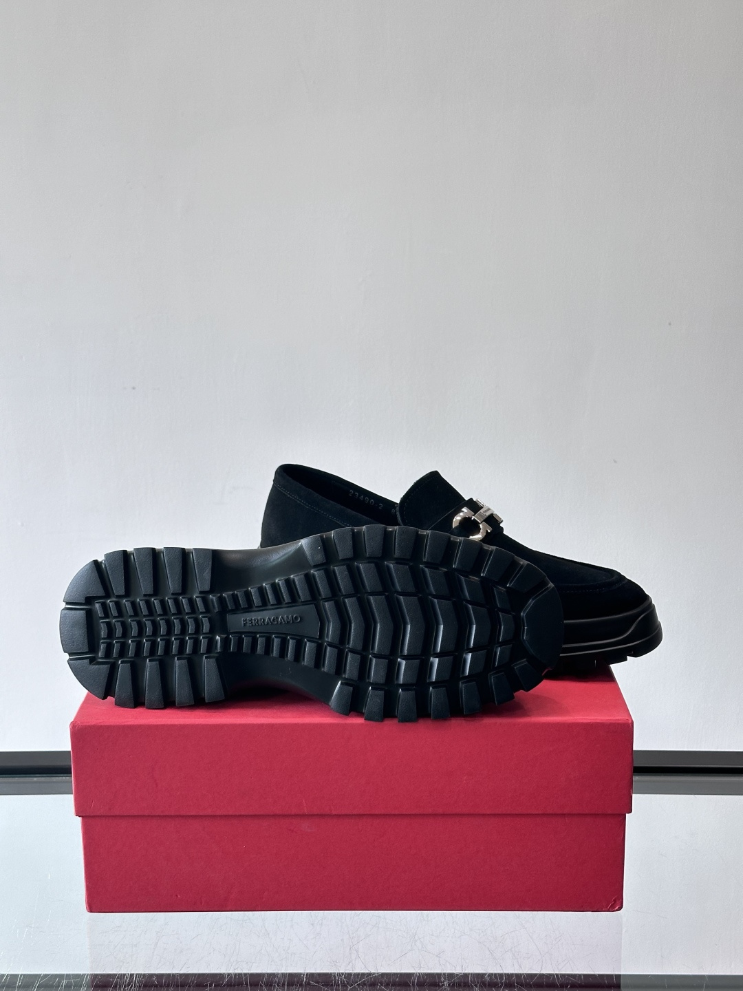 F🆕高端男士正装鞋休闲皮鞋，绅士臻享 型男必备 头层牛皮鞋面 皮质质感一览无余 小牛皮透气内里，橡胶大底