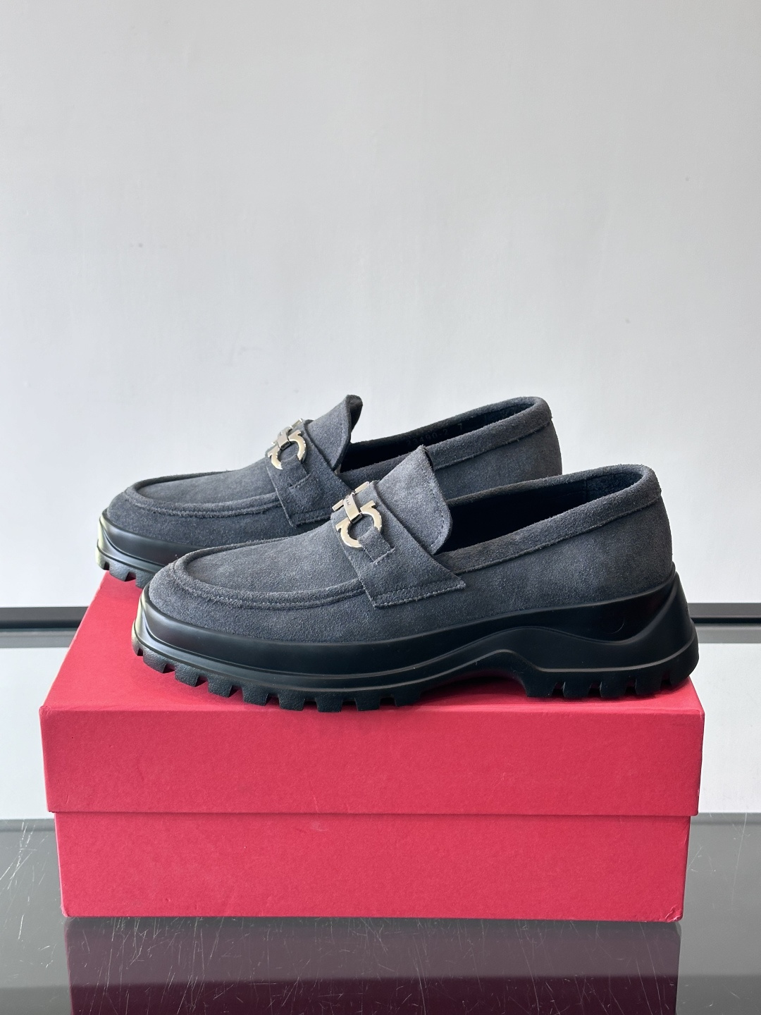 F🆕高端男士正装鞋休闲皮鞋，绅士臻享 型男必备 头层牛皮鞋面 皮质质感一览无余 小牛皮透气内里，橡胶大底