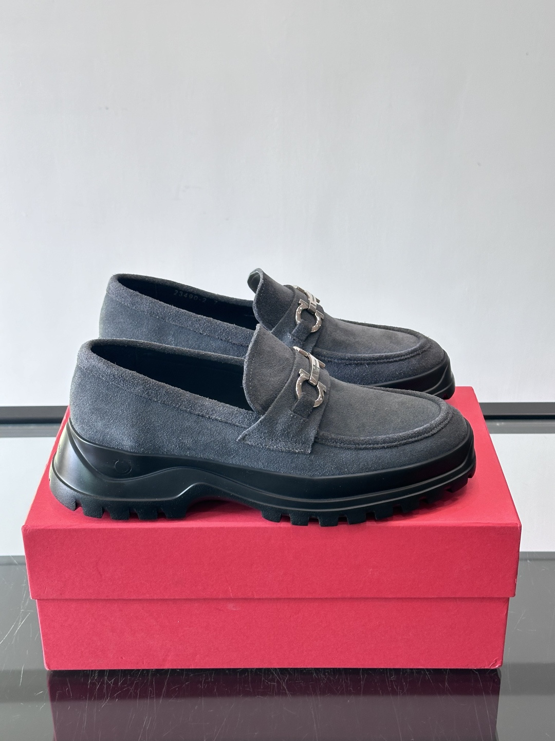 F🆕高端男士正装鞋休闲皮鞋，绅士臻享 型男必备 头层牛皮鞋面 皮质质感一览无余 小牛皮透气内里，橡胶大底