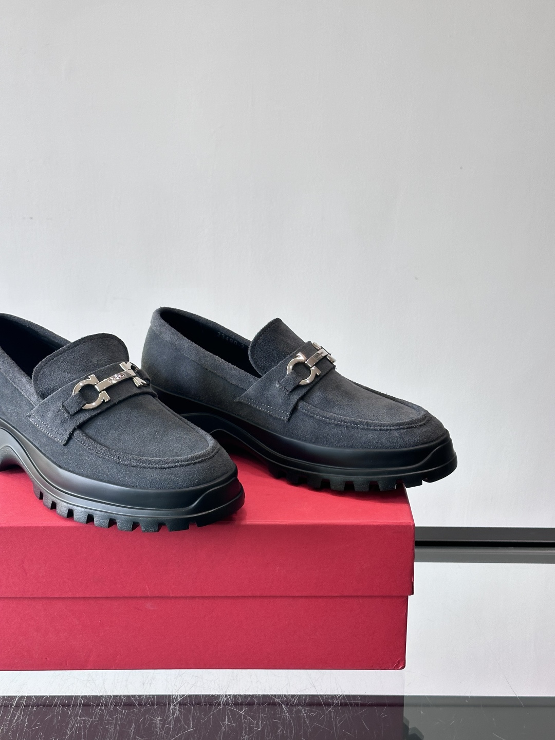 F🆕高端男士正装鞋休闲皮鞋，绅士臻享 型男必备 头层牛皮鞋面 皮质质感一览无余 小牛皮透气内里，橡胶大底