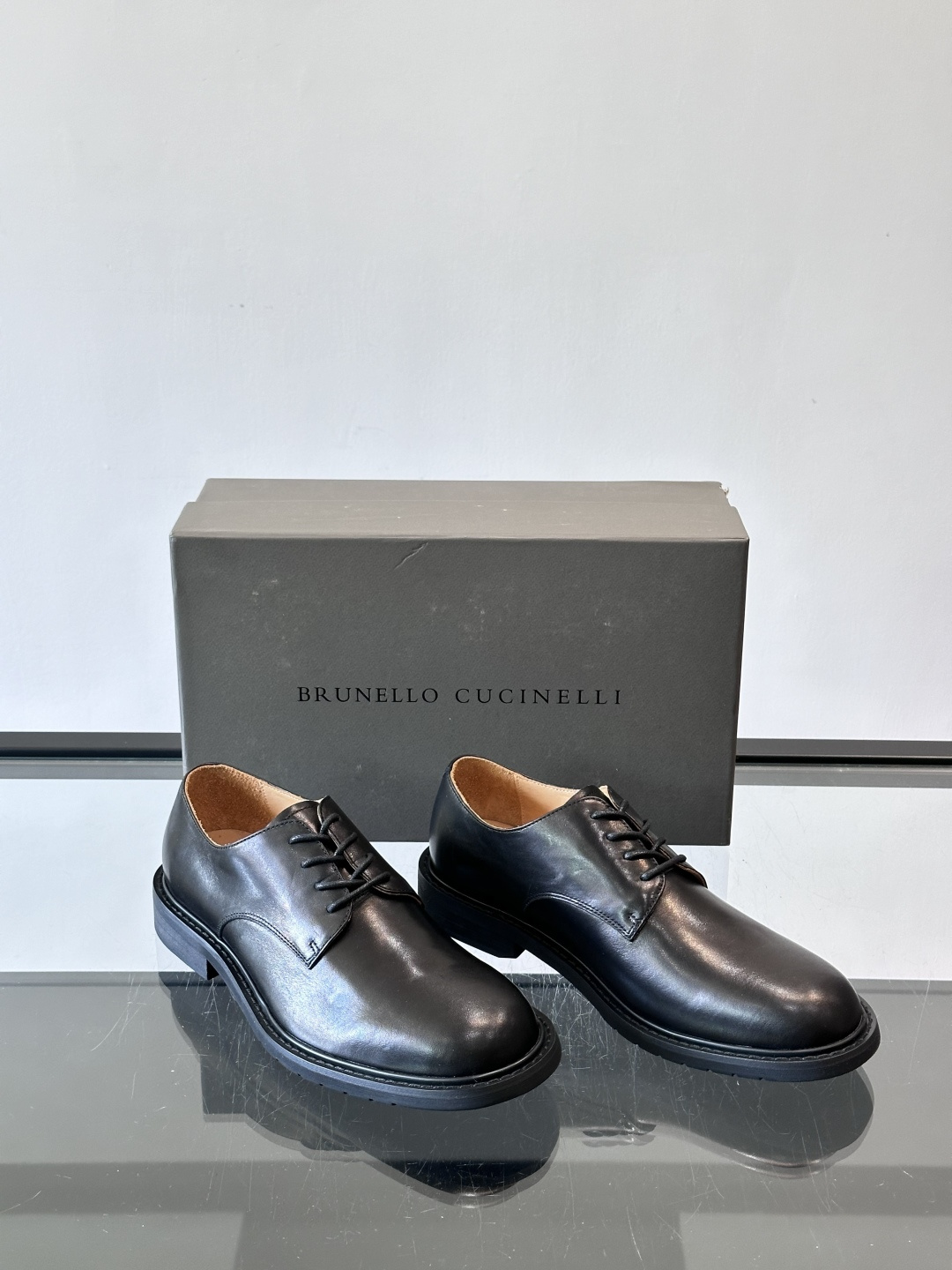 Brunello Cucinelli 高端男士休闲皮鞋，原版进口皮料打造，此款鞋型堪称经典，永不过时！真