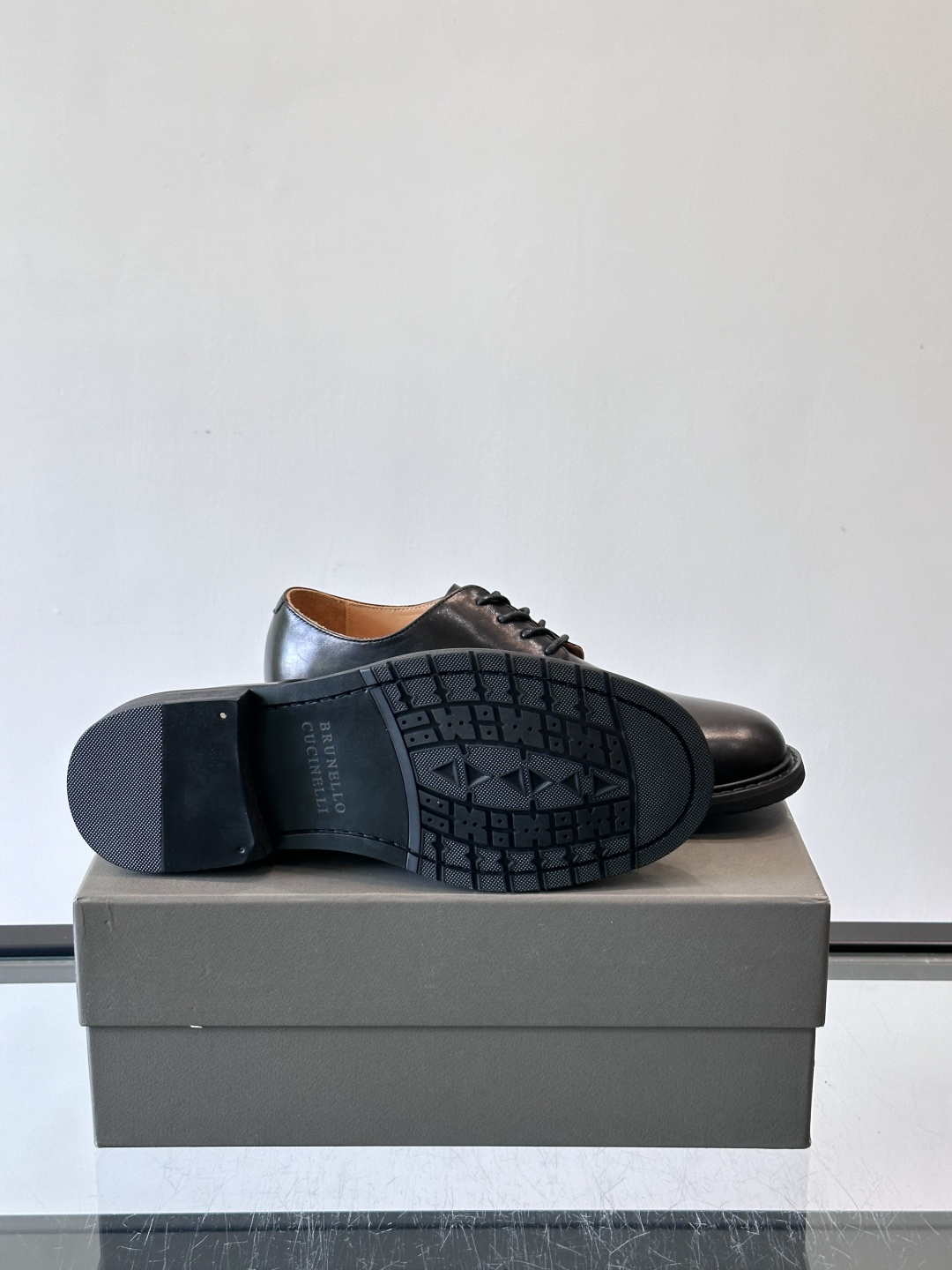 Brunello Cucinelli 高端男士休闲皮鞋，原版进口皮料打造，此款鞋型堪称经典，永不过时！真