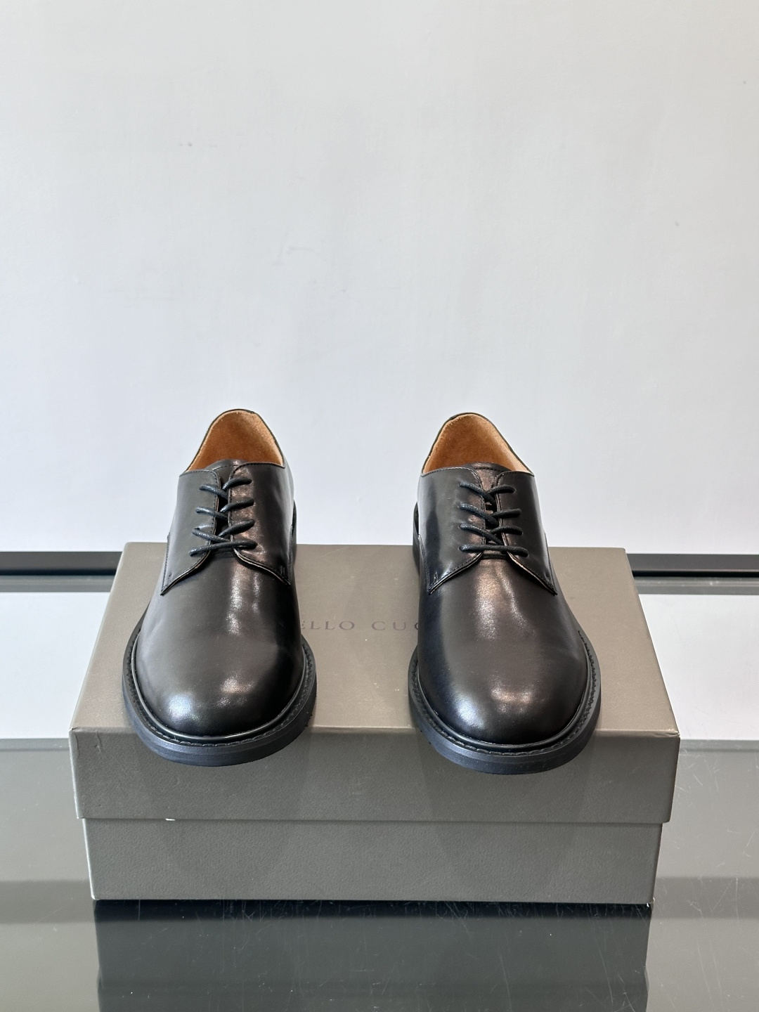 Brunello Cucinelli 高端男士休闲皮鞋，原版进口皮料打造，此款鞋型堪称经典，永不过时！真