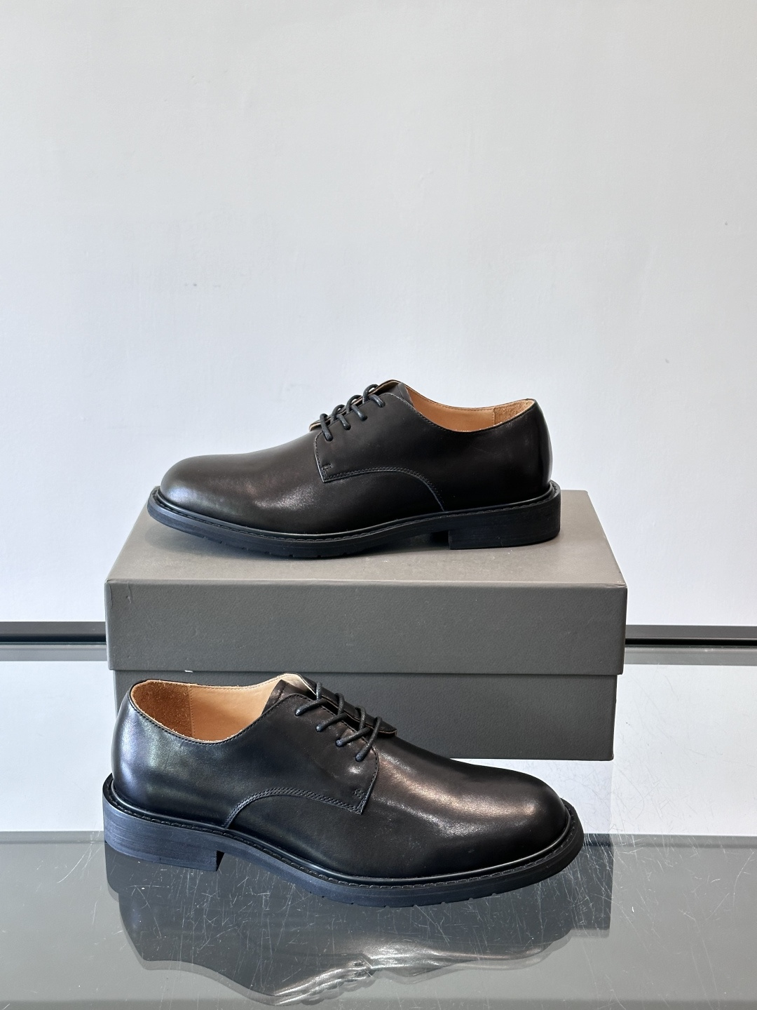 Brunello Cucinelli 高端男士休闲皮鞋，原版进口皮料打造，此款鞋型堪称经典，永不过时！真