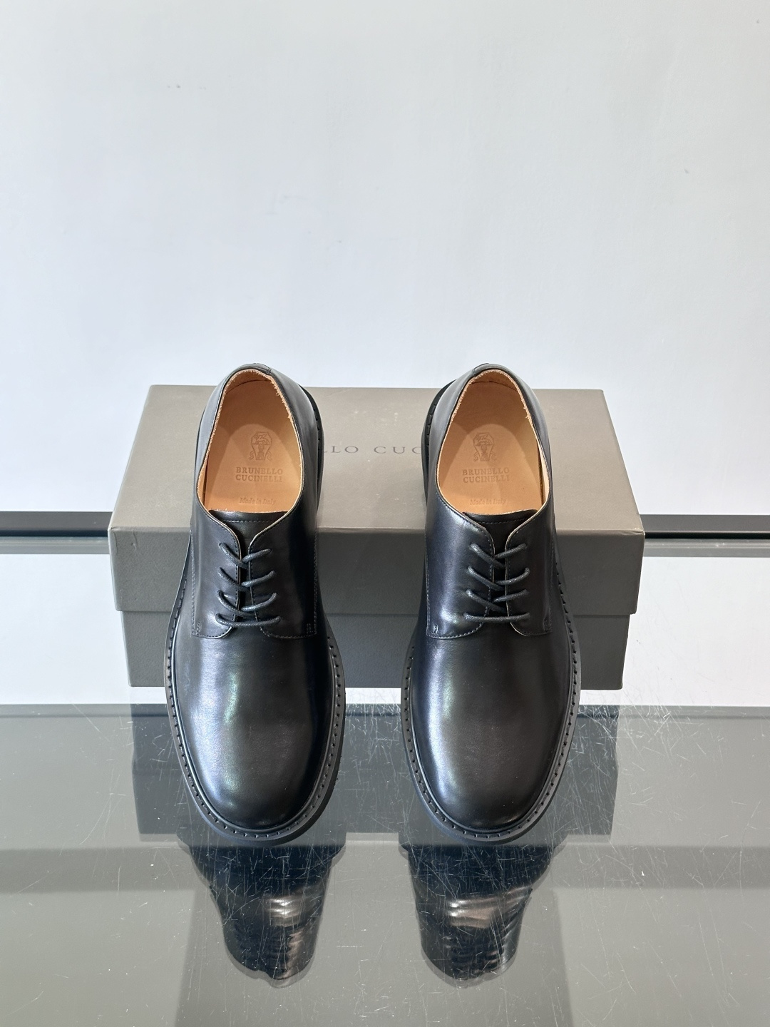 Brunello Cucinelli 高端男士休闲皮鞋，原版进口皮料打造，此款鞋型堪称经典，永不过时！真