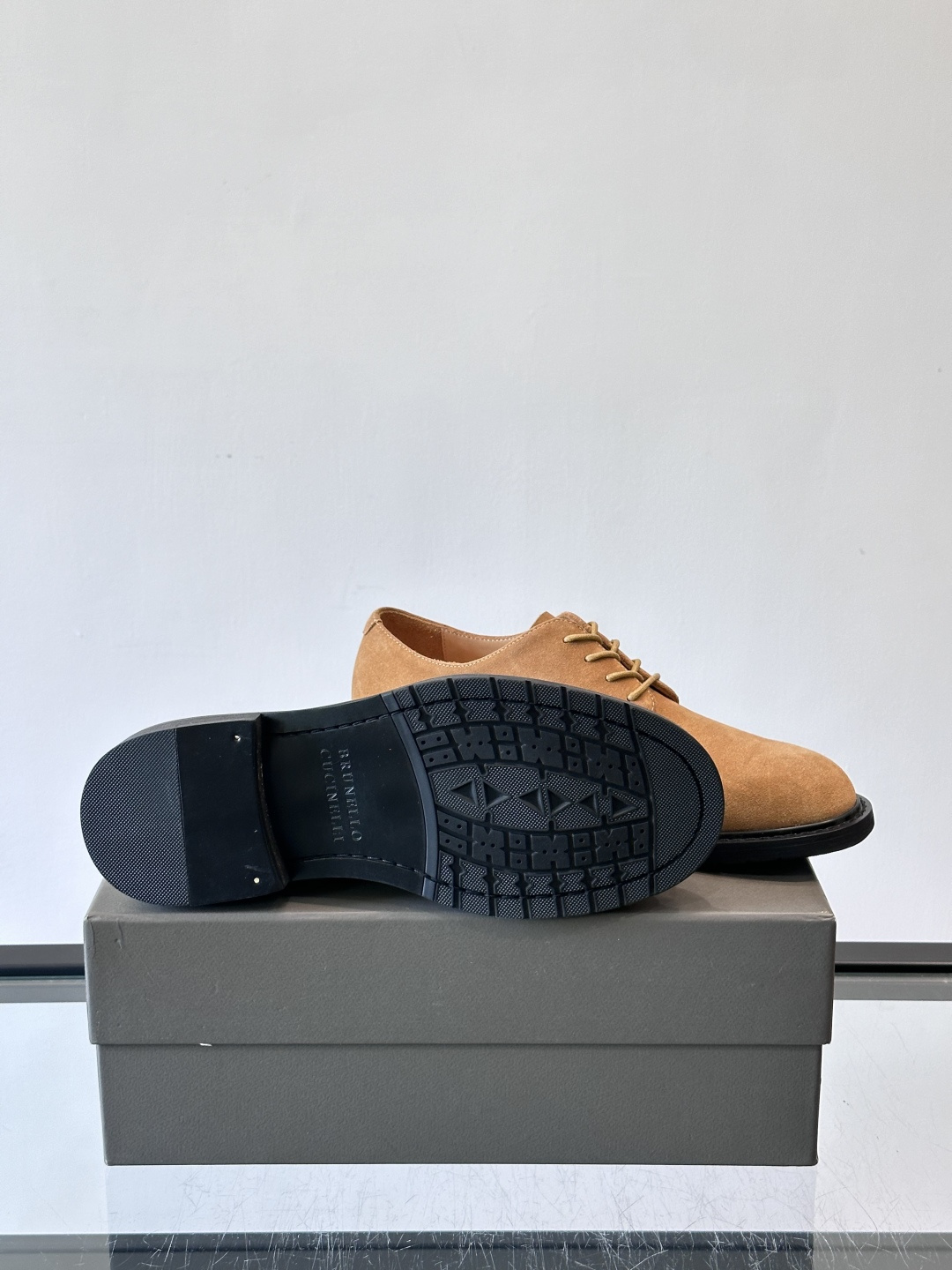 Brunello Cucinelli 高端男士休闲皮鞋，原版进口皮料打造，此款鞋型堪称经典，永不过时！真