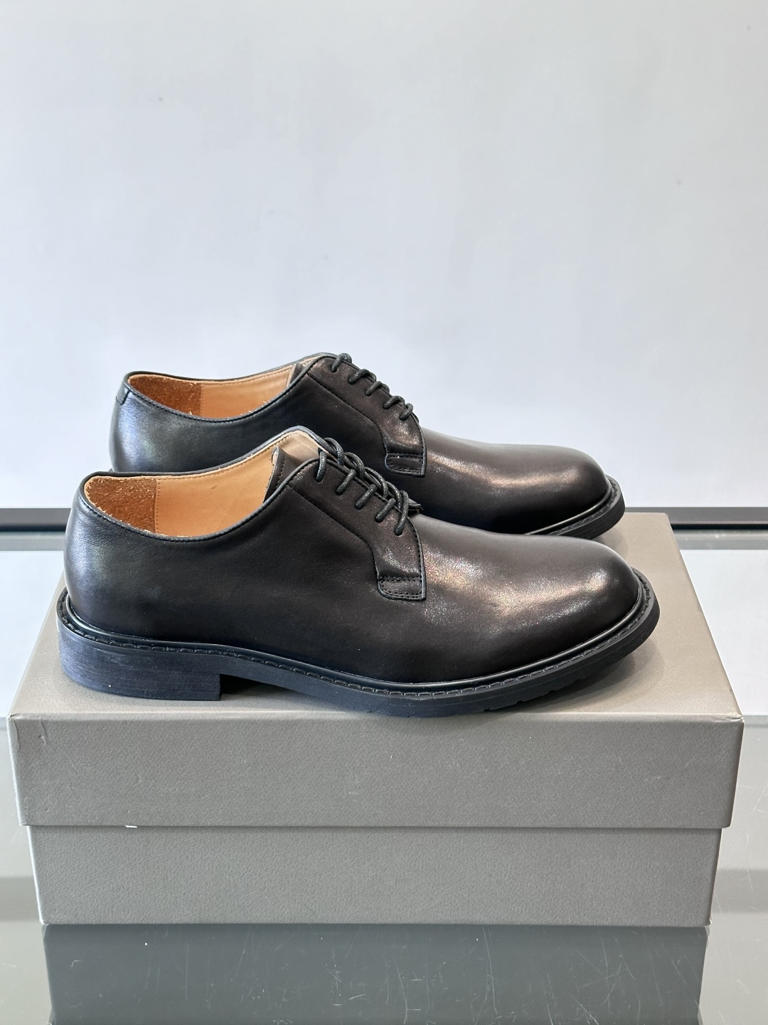 Brunello Cucinelli 高端男士休闲皮鞋，原版进口皮料打造，此款鞋型堪称经典，永不过时！真