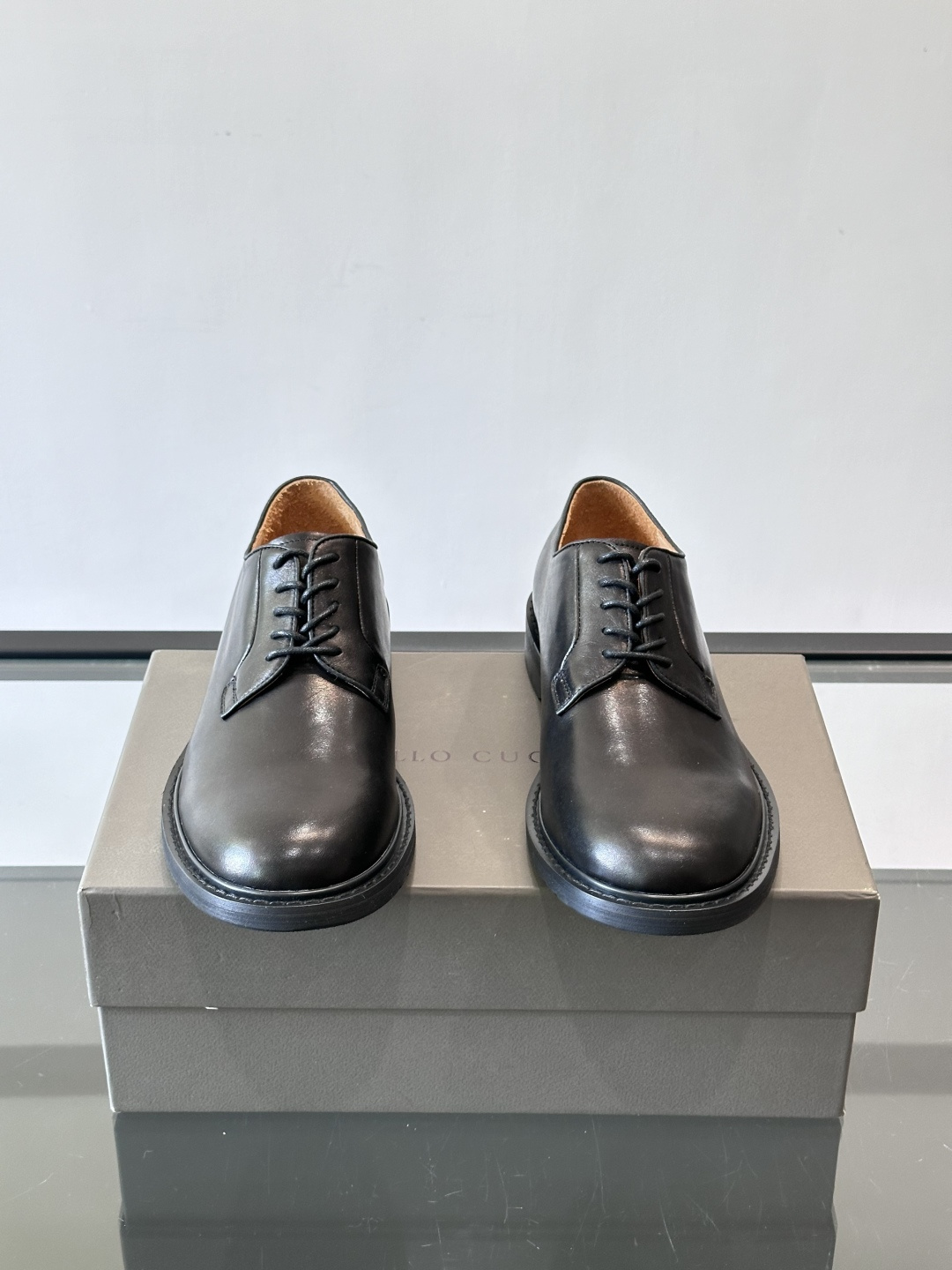 Brunello Cucinelli 高端男士休闲皮鞋，原版进口皮料打造，此款鞋型堪称经典，永不过时！真