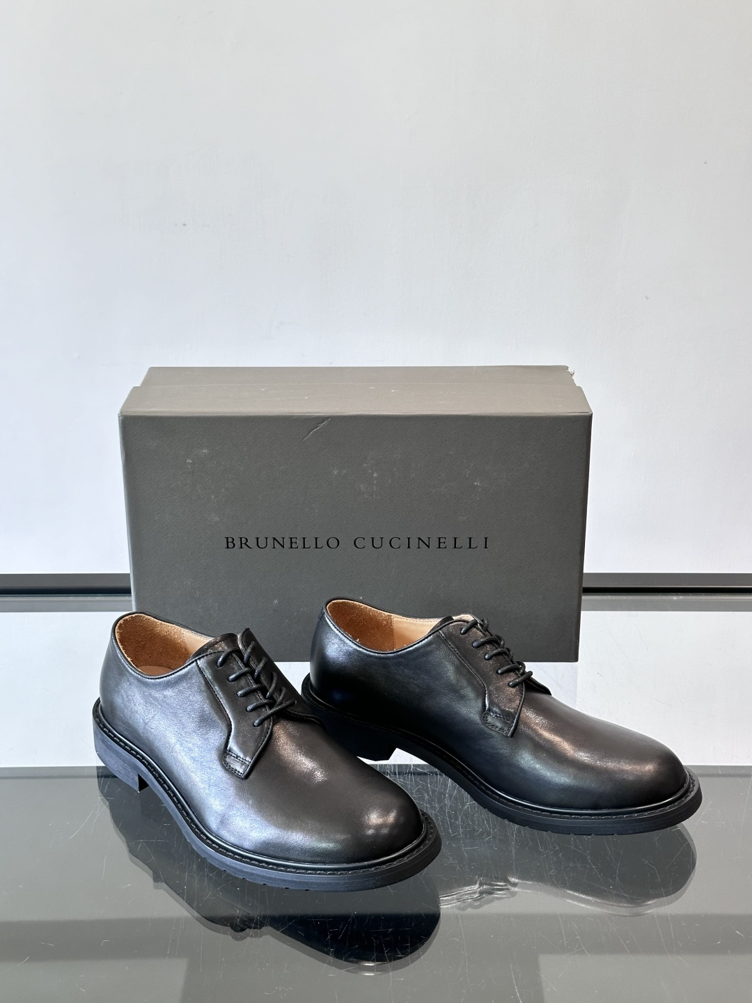 Brunello Cucinelli 高端男士休闲皮鞋，原版进口皮料打造，此款鞋型堪称经典，永不过时！真