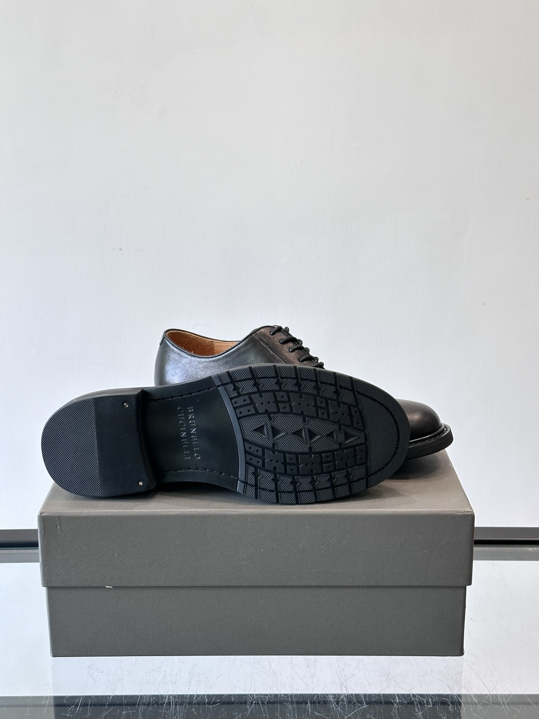 Brunello Cucinelli 高端男士休闲皮鞋，原版进口皮料打造，此款鞋型堪称经典，永不过时！真