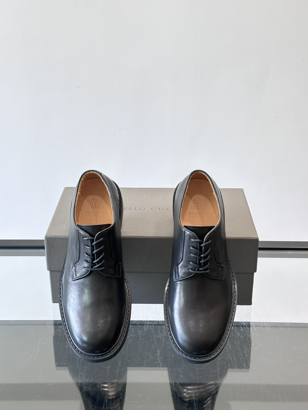 Brunello Cucinelli 高端男士休闲皮鞋，原版进口皮料打造，此款鞋型堪称经典，永不过时！真