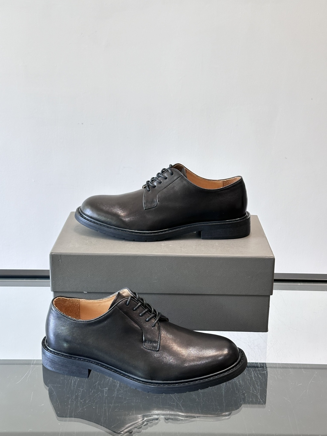 Brunello Cucinelli 高端男士休闲皮鞋，原版进口皮料打造，此款鞋型堪称经典，永不过时！真