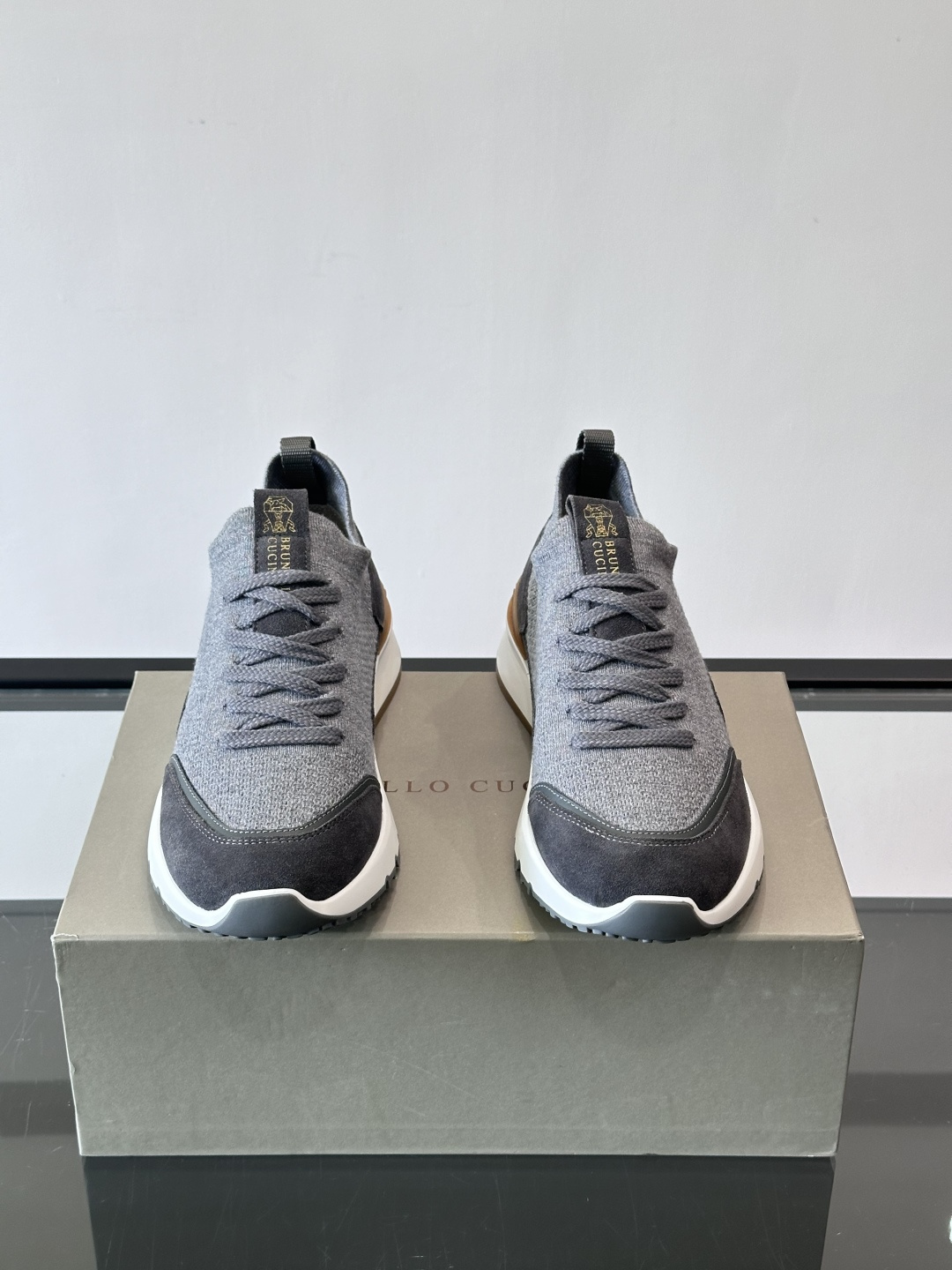 Brunello Cucinelli 新款拼色运动板男鞋 此款运动鞋面料采用进口飞织，春夏穿着舒适透气，