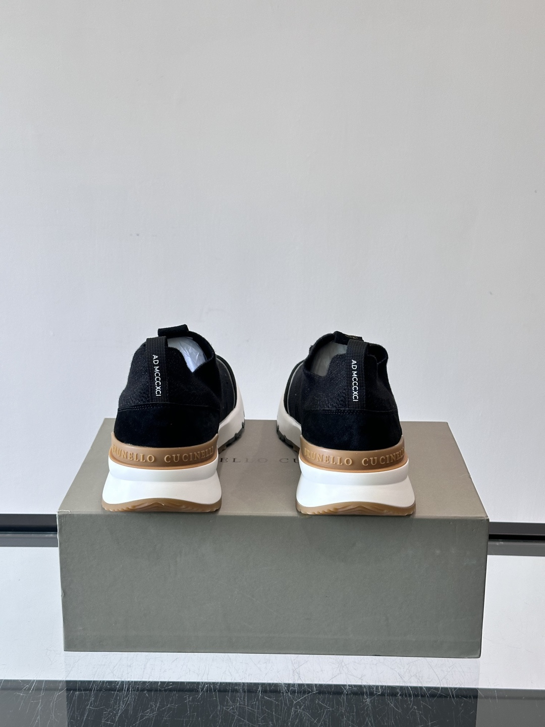 Brunello Cucinelli 新款拼色运动板男鞋 此款运动鞋面料采用进口飞织，春夏穿着舒适透气，