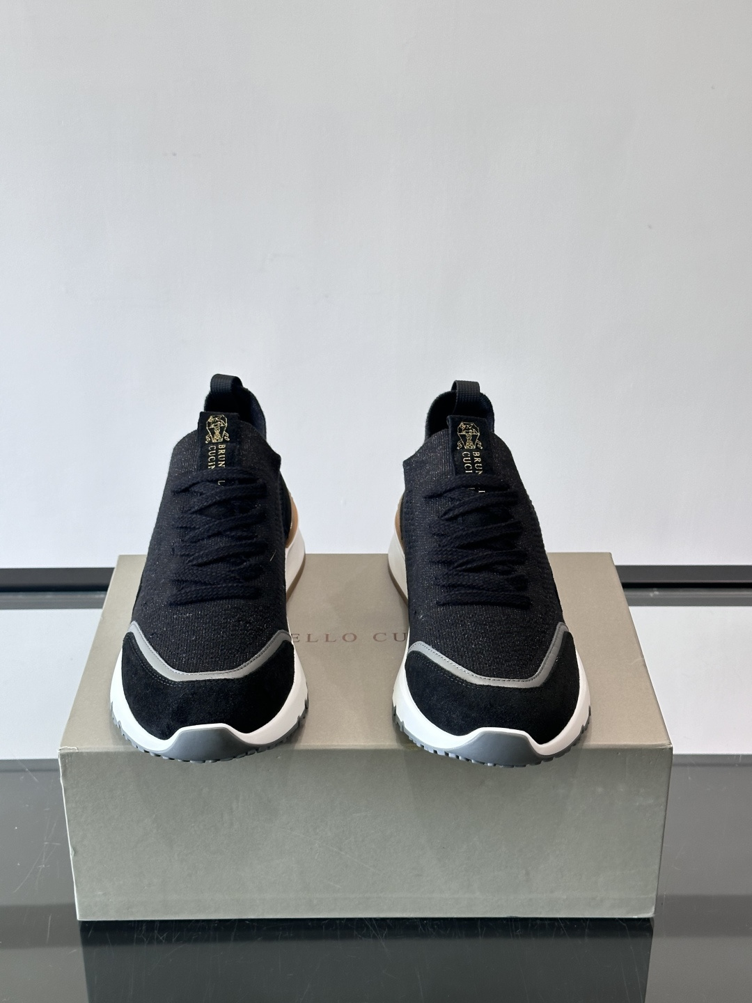 Brunello Cucinelli 新款拼色运动板男鞋 此款运动鞋面料采用进口飞织，春夏穿着舒适透气，